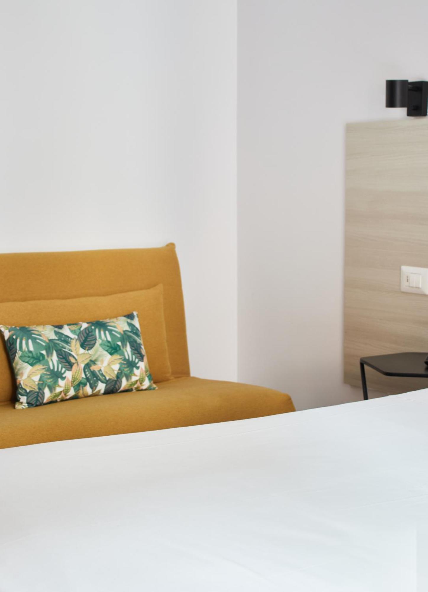 Deluxe Double or Twin Room City View