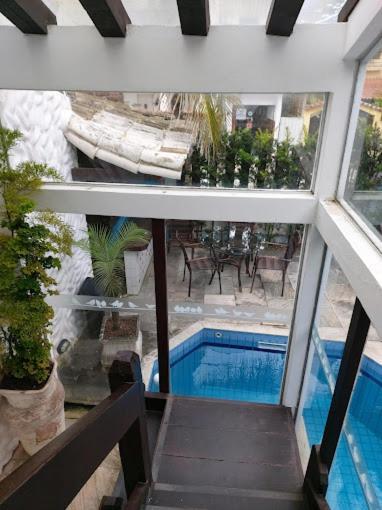 Standard Suite,1589006635:JPEG