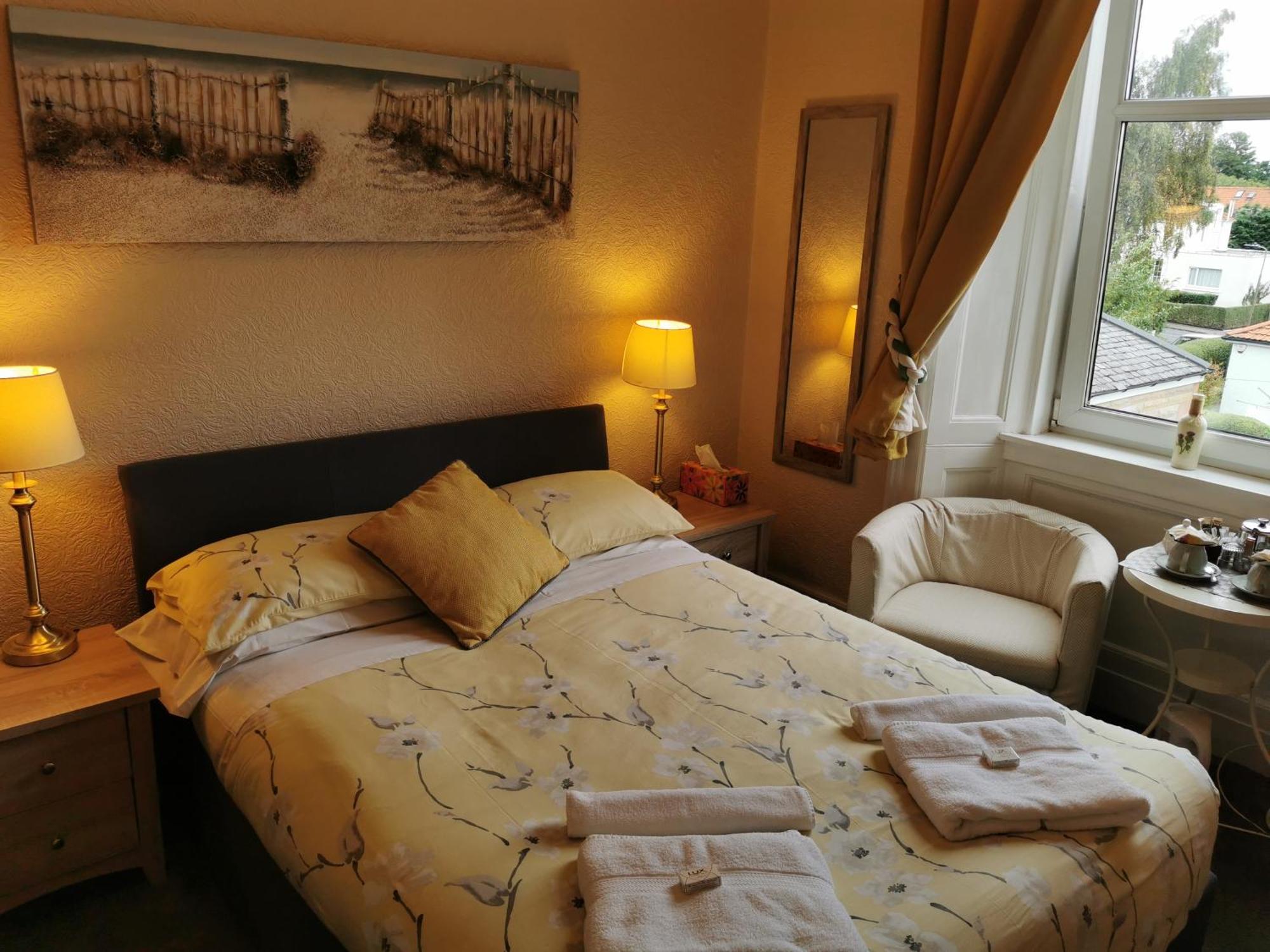 Double Room Private Bathroom