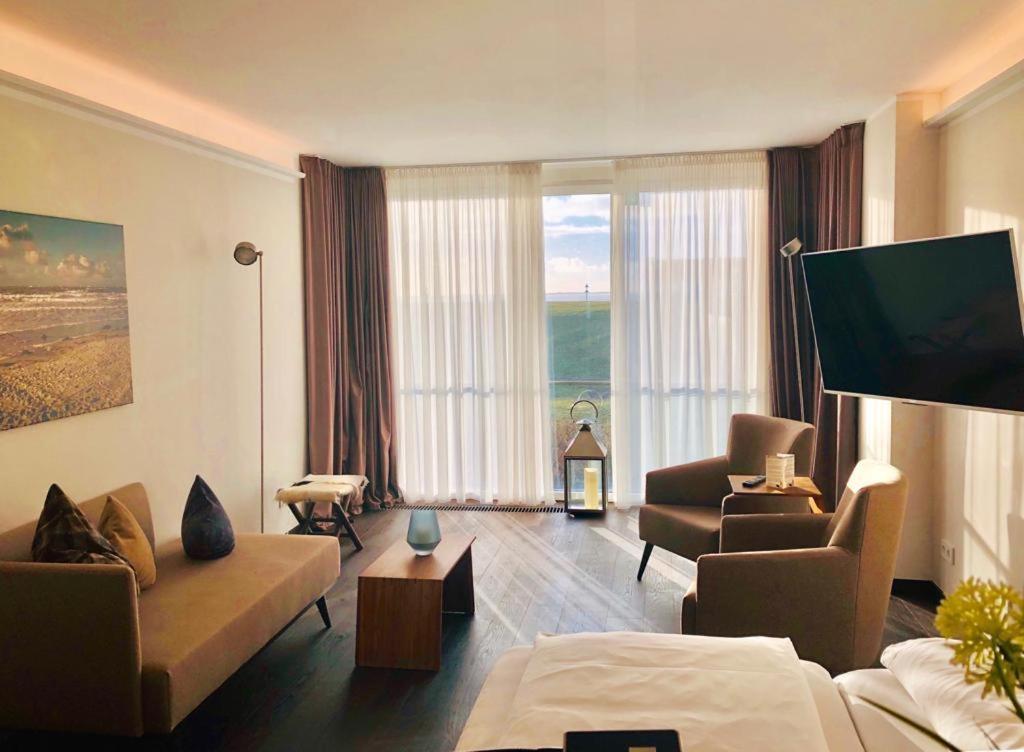 1 Room Apartment XL without Balcony partial Sea View