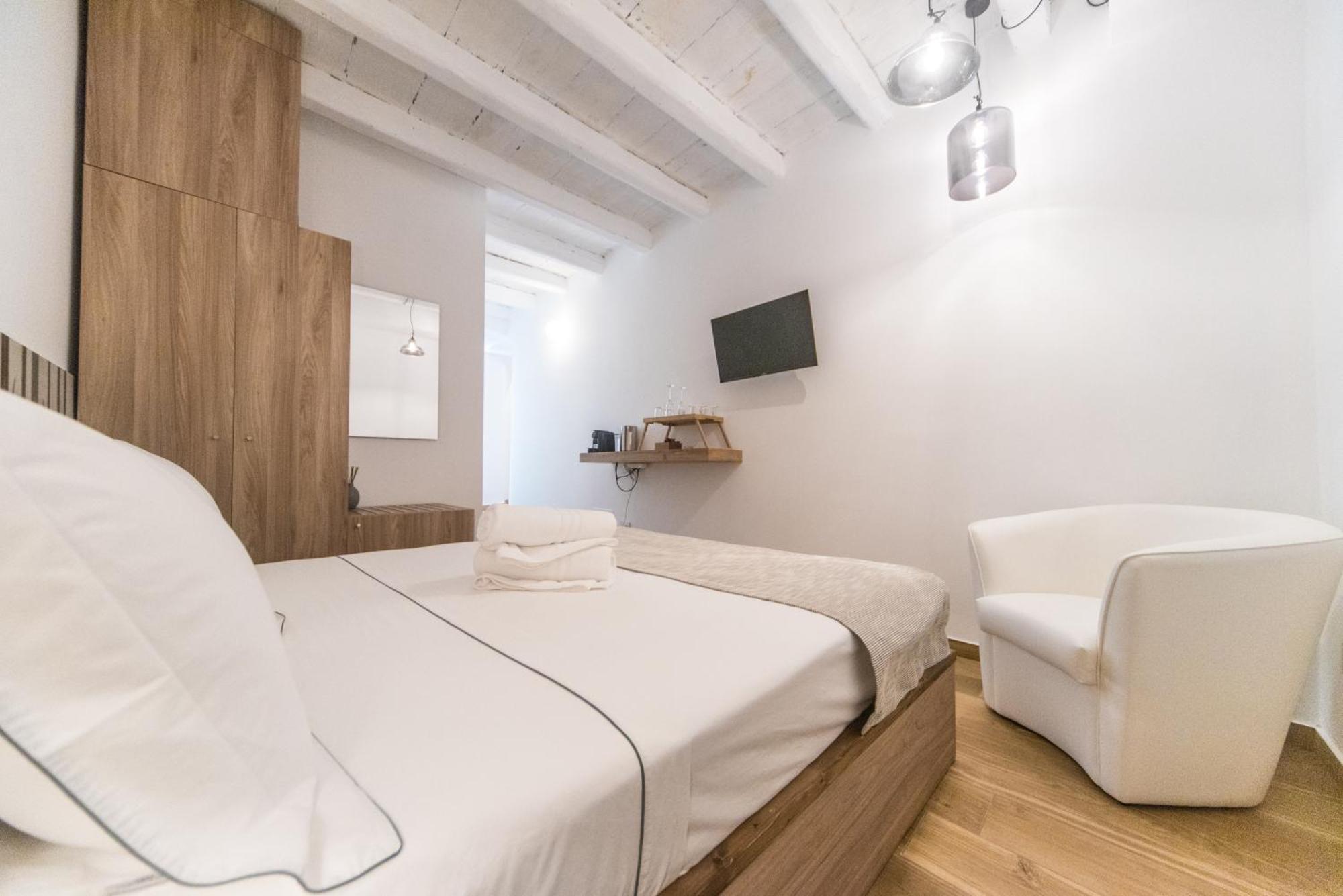Double Room Private Bathroom