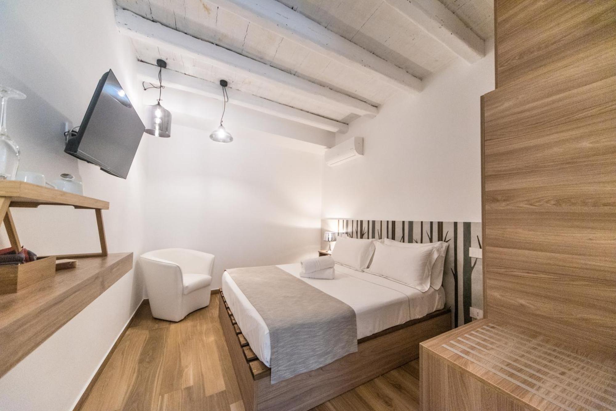 Double Room Private Bathroom