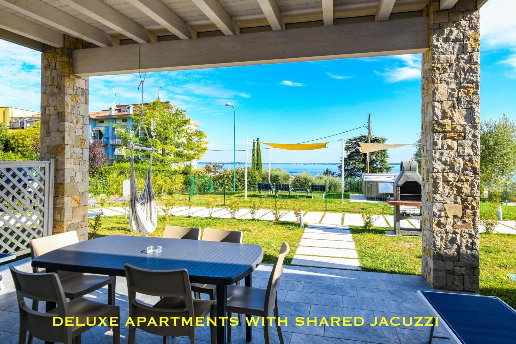 Deluxe One-Bedroom Apartment