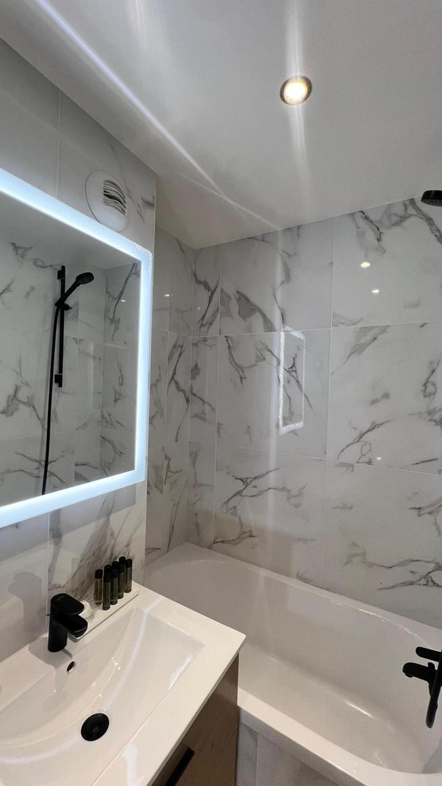 Double Room,1594681832:JPEG