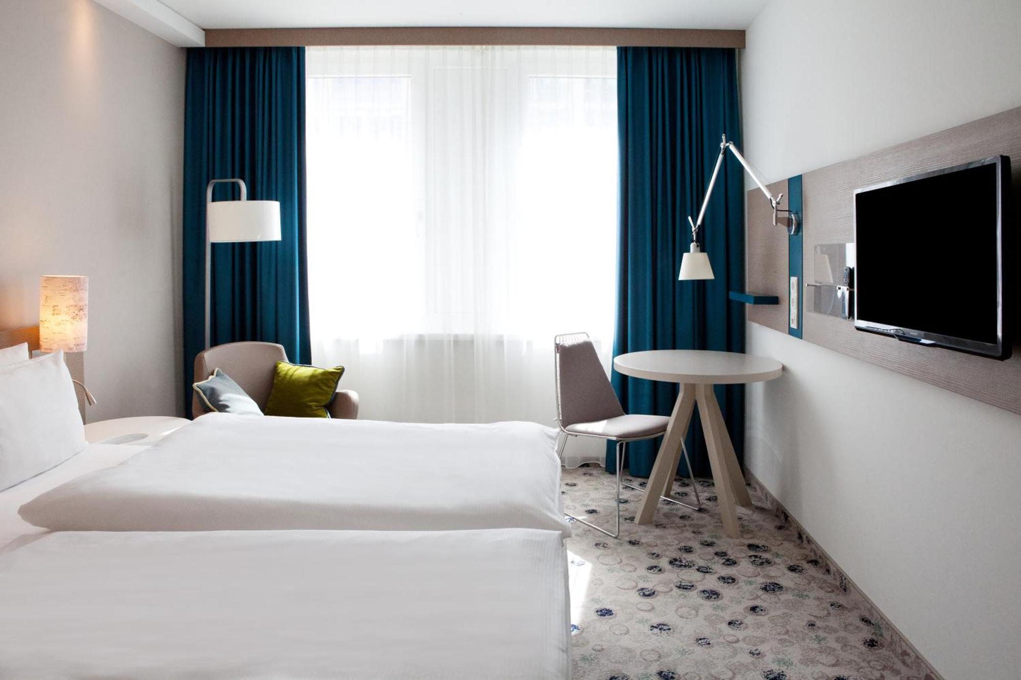 Standard Queen Room - Accessible,1595418616:JPEG