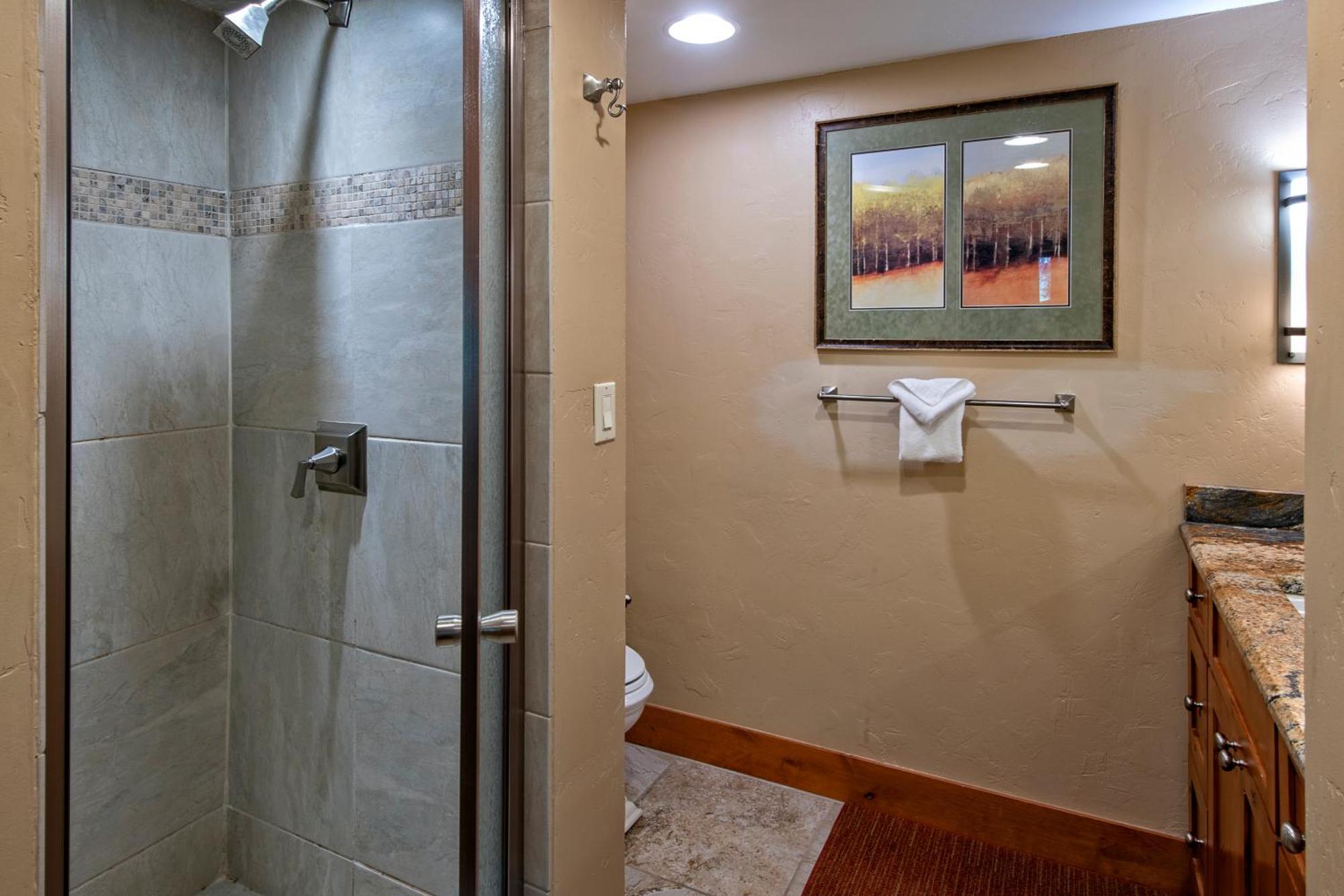 Building Four One-Bedroom Suite