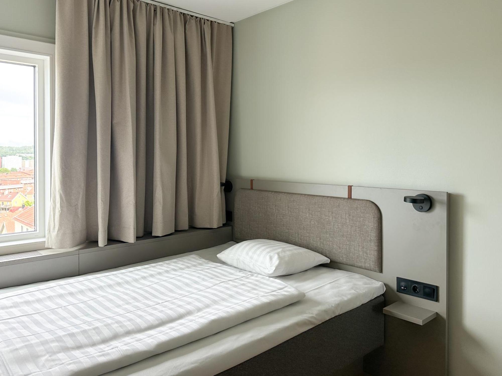 Compact Double Room 140cm bed