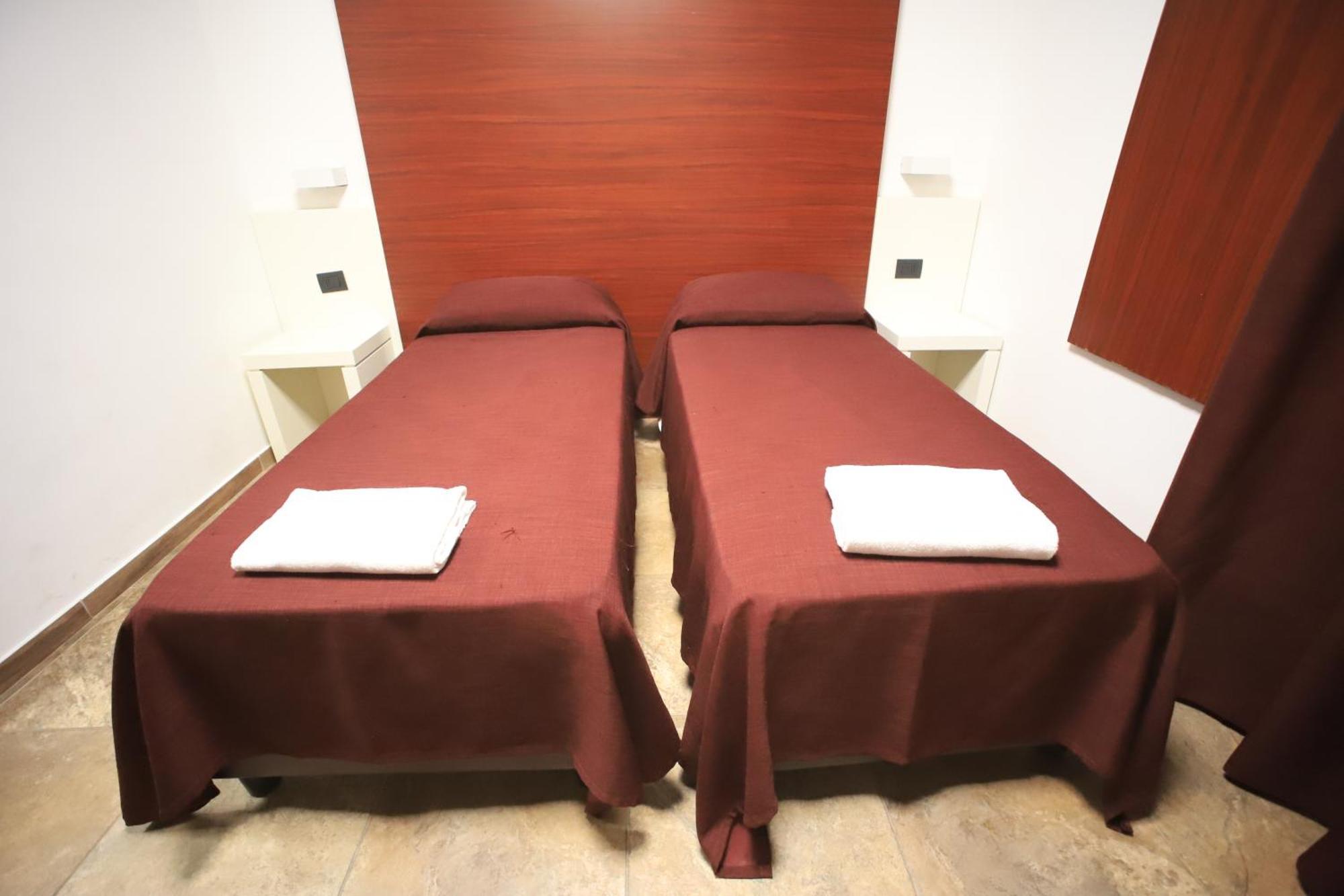 Economy Twin Room,1596012151:JPEG