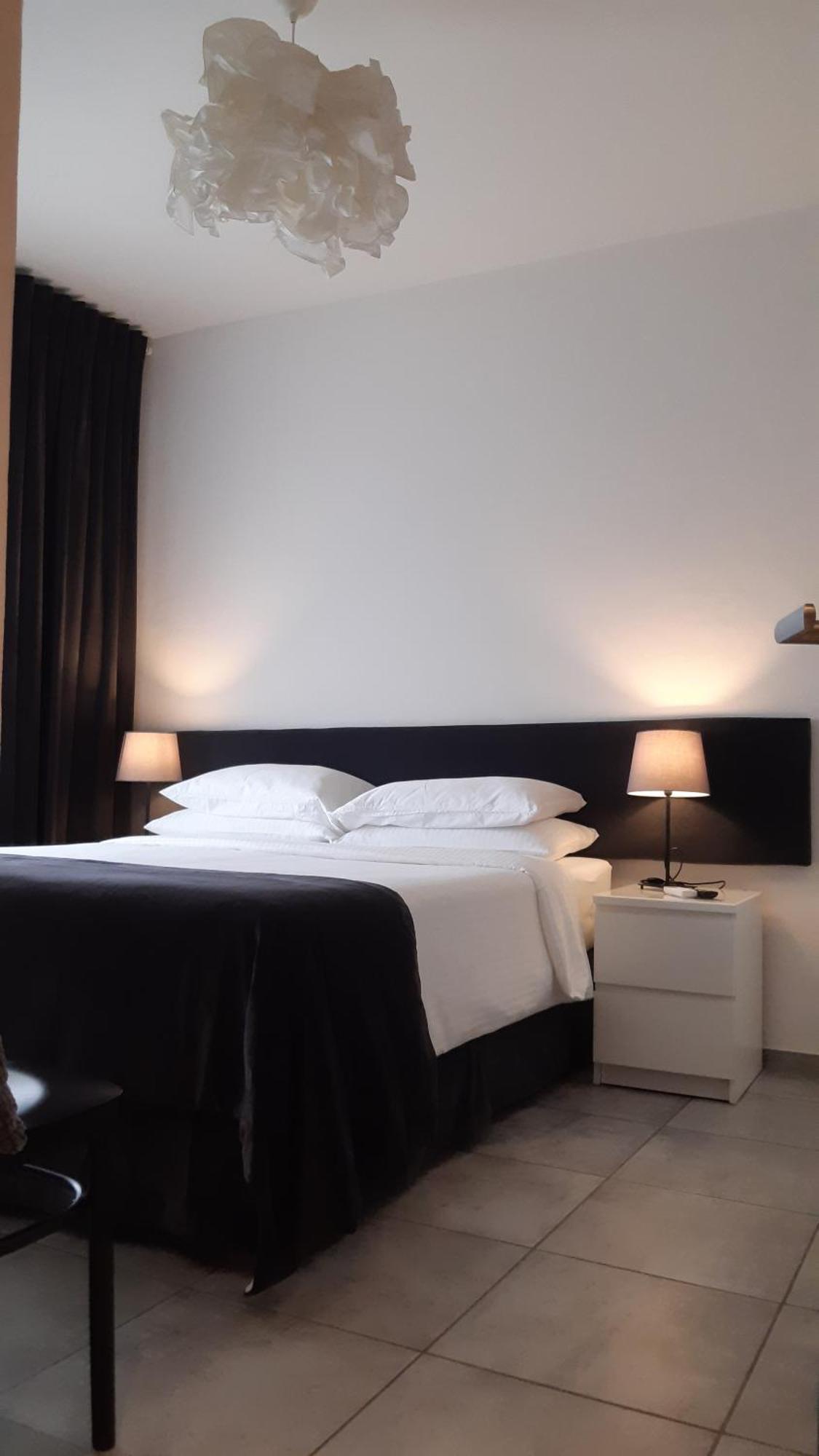 Double or Twin Room Private Bathroom