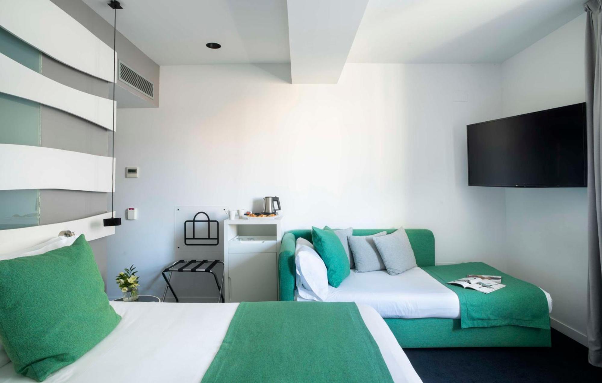 Deluxe Triple Room,1596867793:JPEG