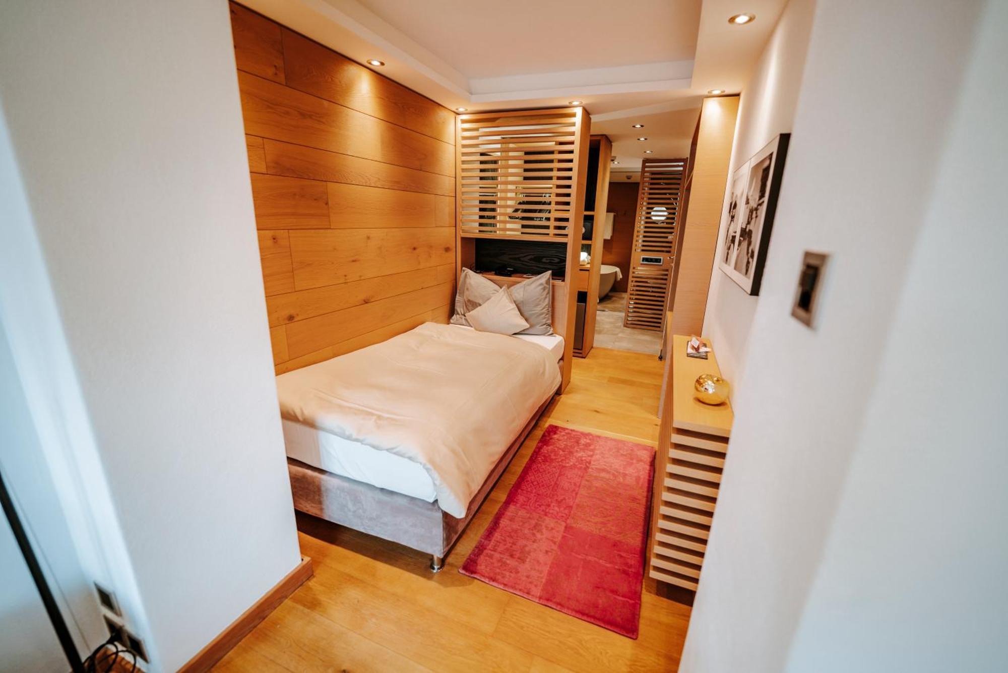 Deluxe Single Room with Matterhorn View,1601682985:JPEG