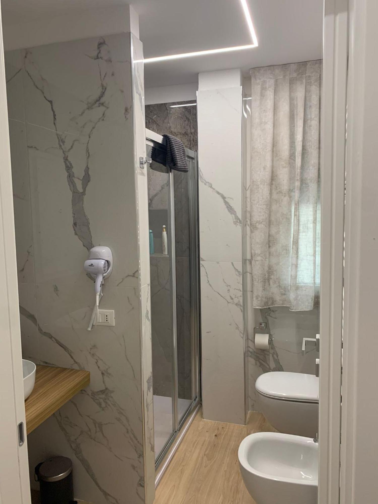 Double or Twin Room with Private Bathroom,1603331483:JPEG