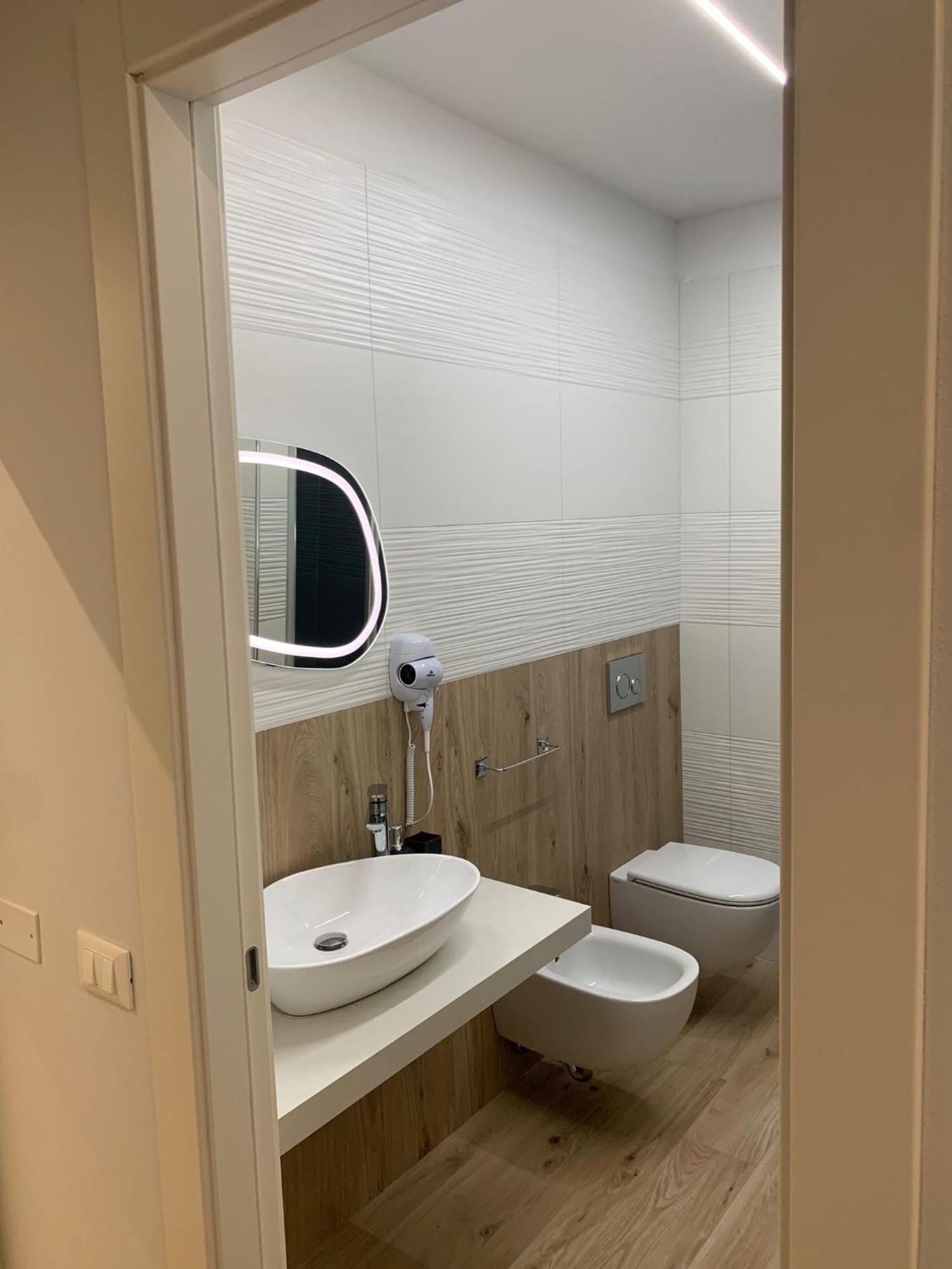 Double Room with Private Bathroom,1603331512:JPEG
