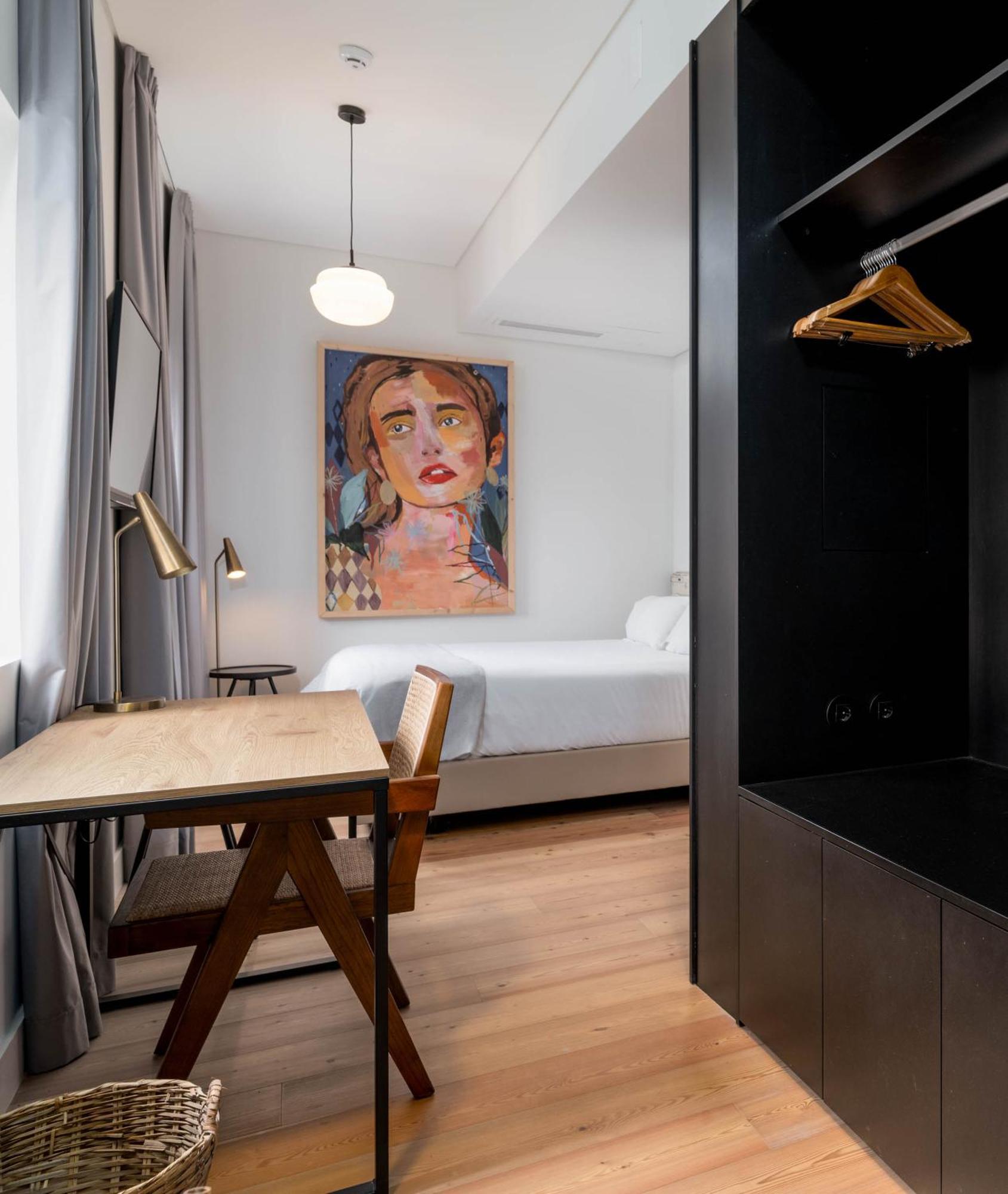 Economy Queen Room