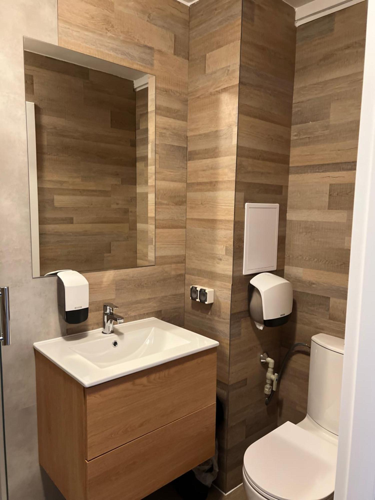 Twin Room Private Bathroom