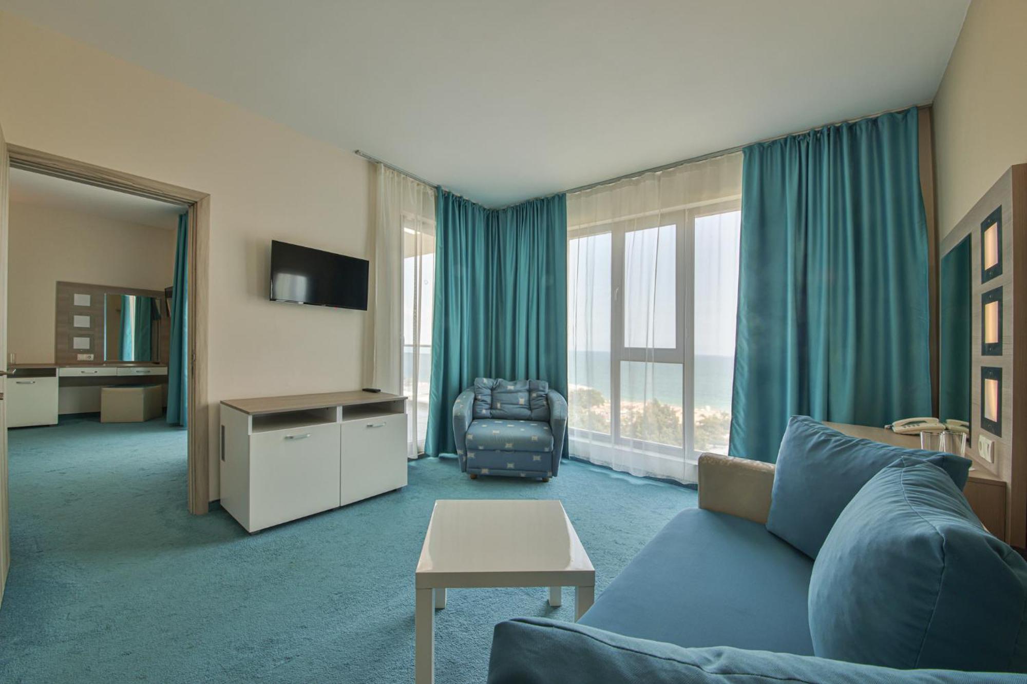 One-Bedroom Suite with Sea View,1605402162:JPEG
