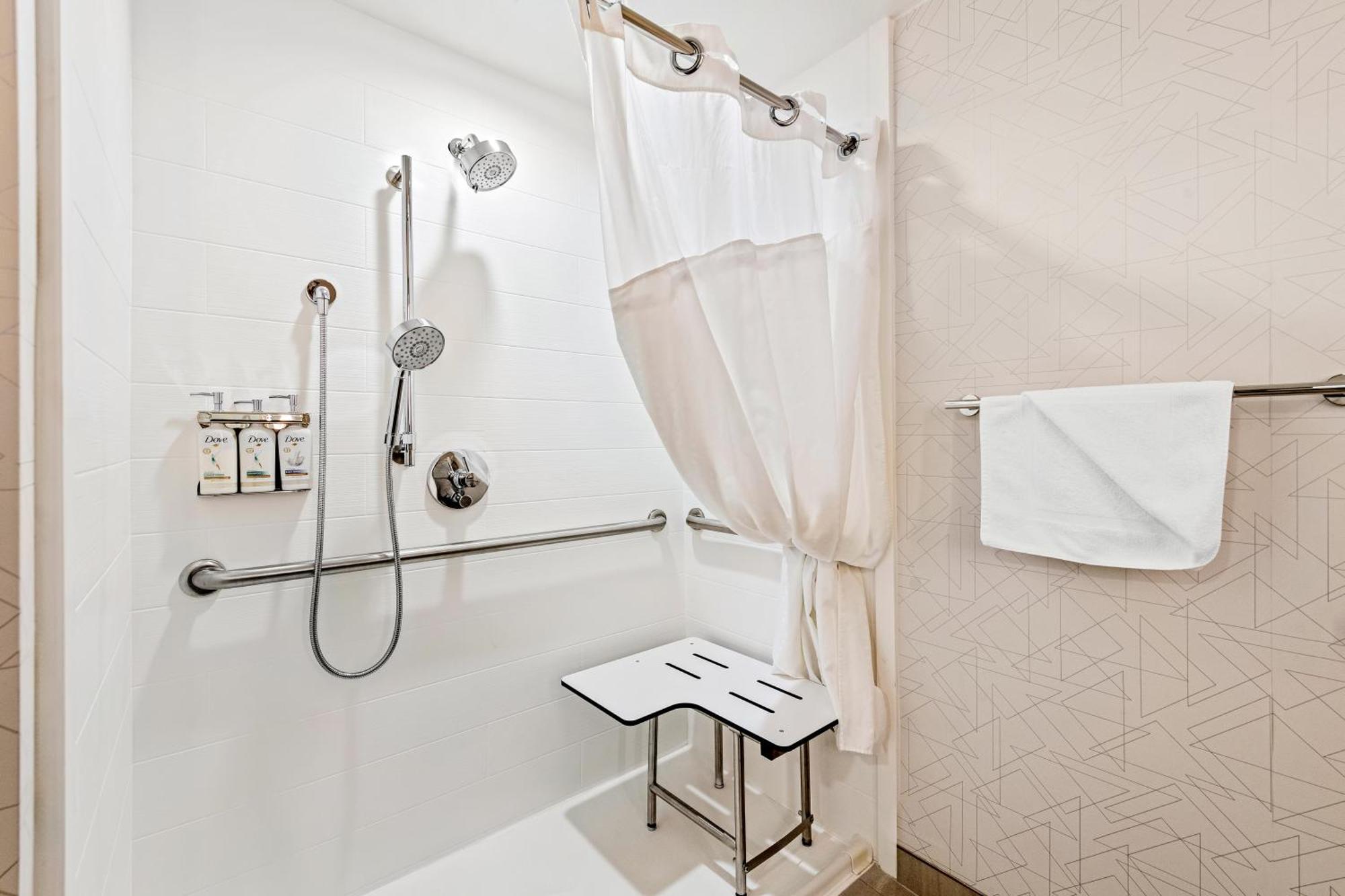 King Room - Hearing Accessible - Roll-in Shower,1606048407:JPEG