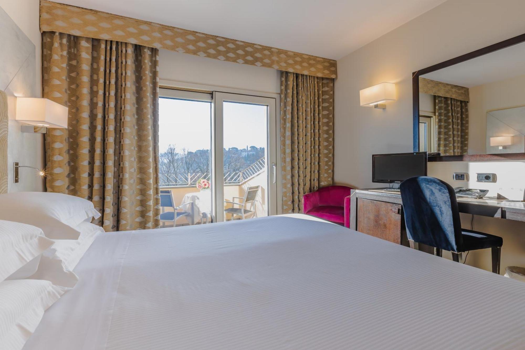Deluxe Double Room Balcony View