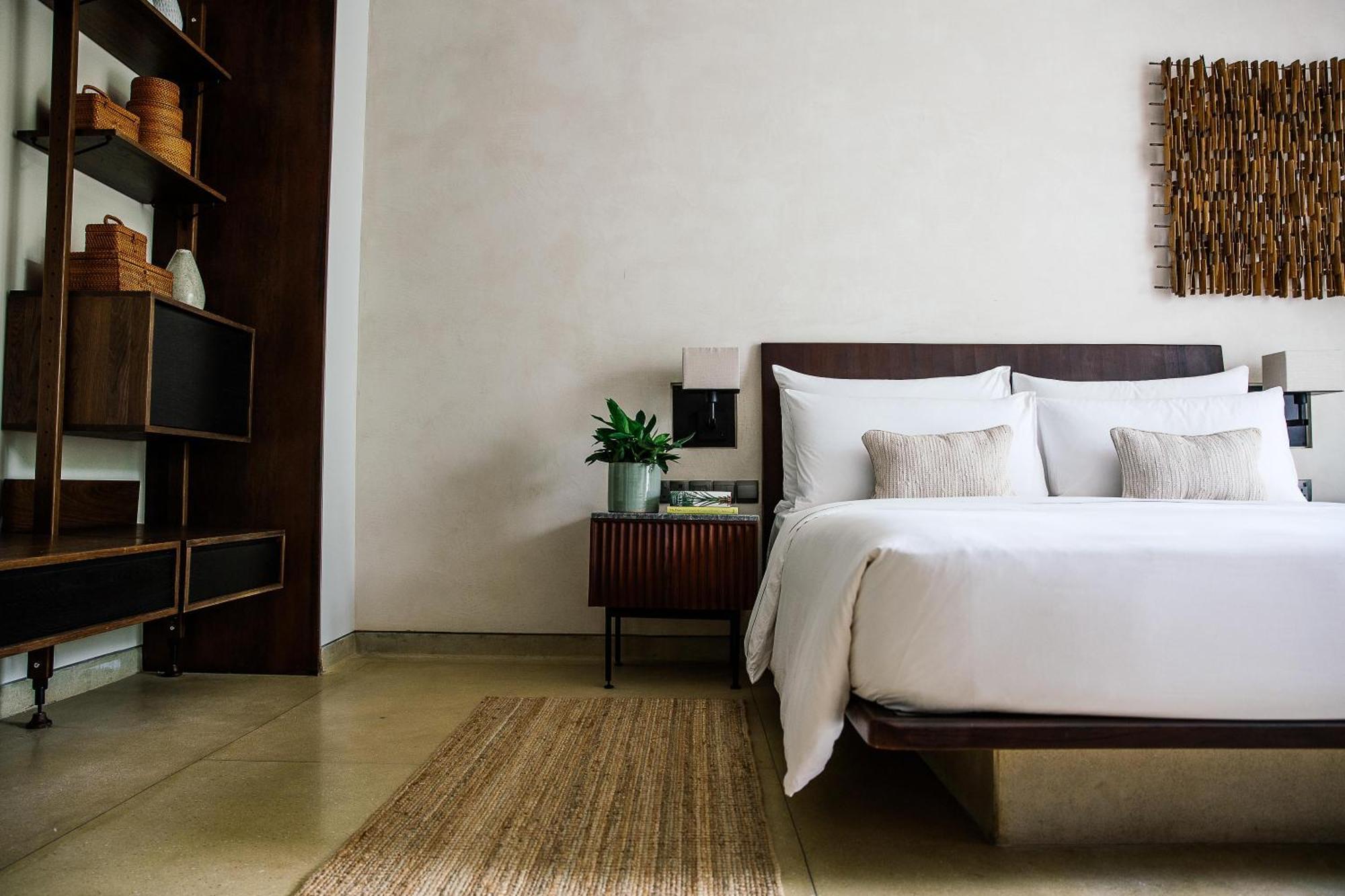 Deluxe Living King Room,1611188622:JPEG