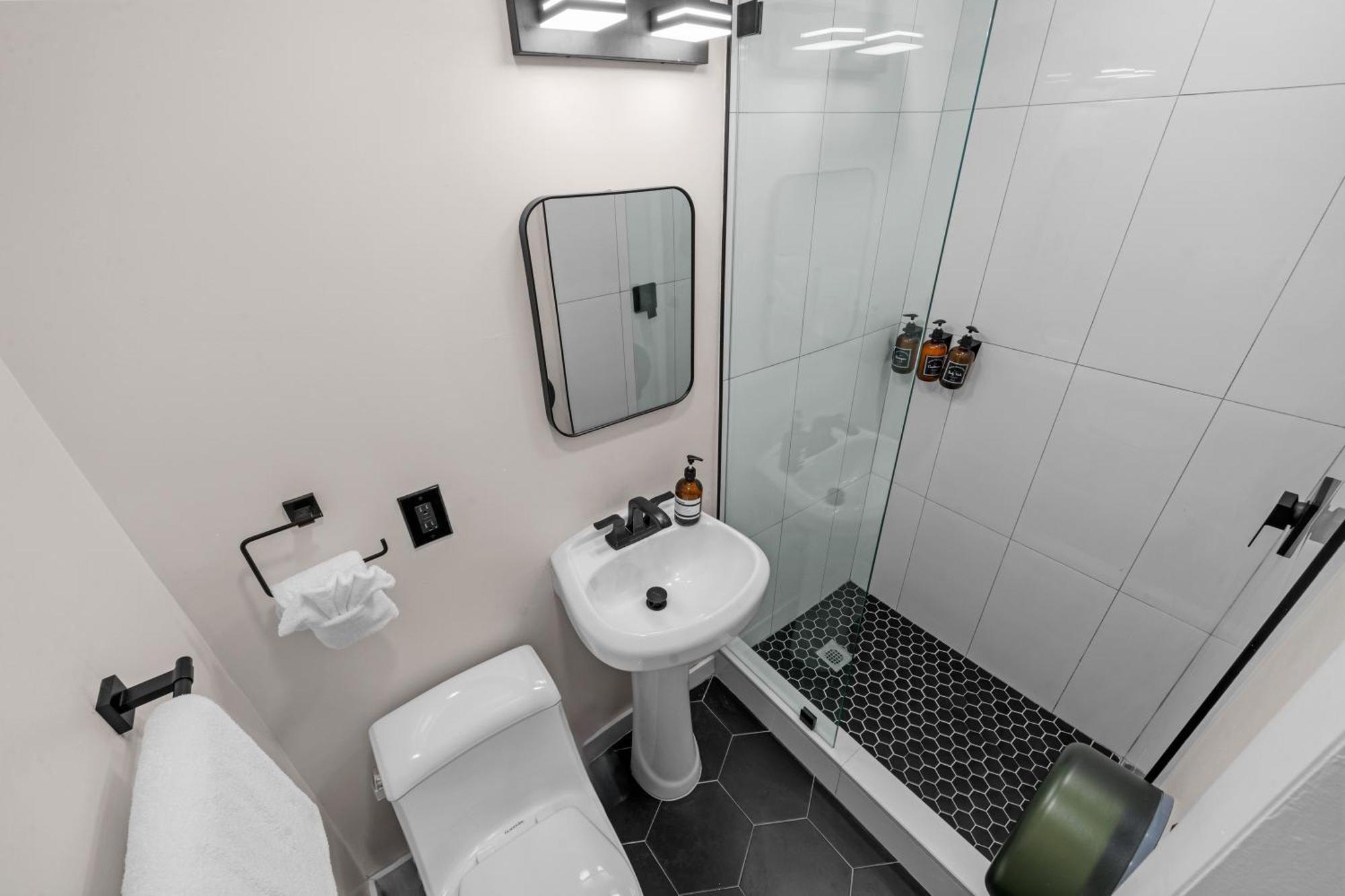 Standard Queen Room