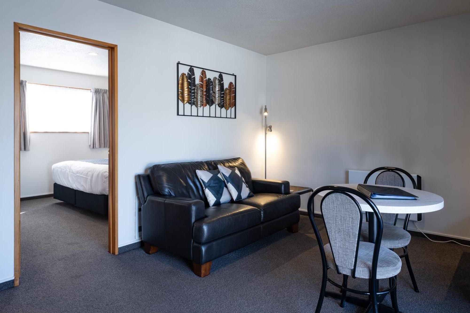 Deluxe King Suite