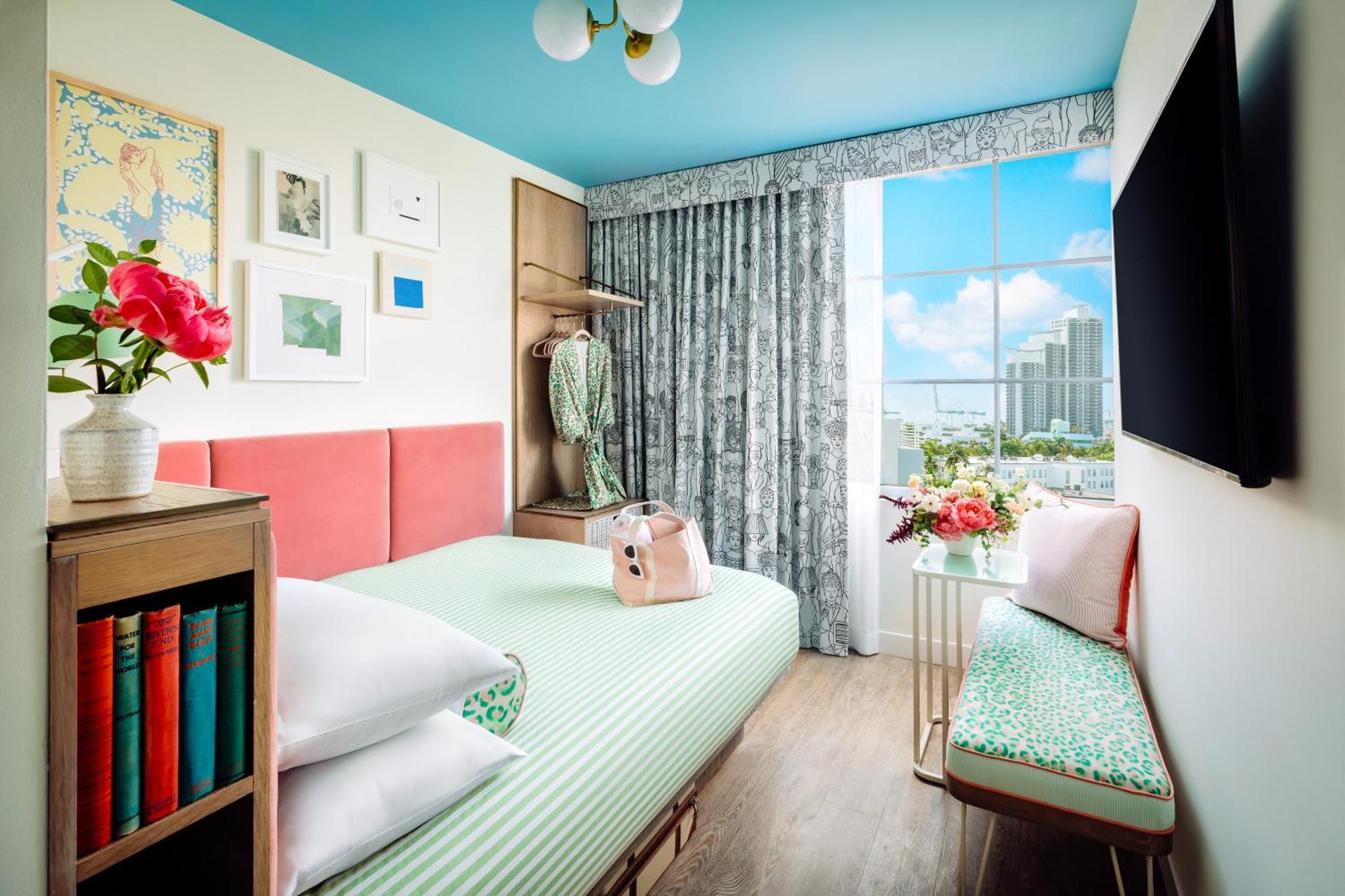 Standard Queen Room City View