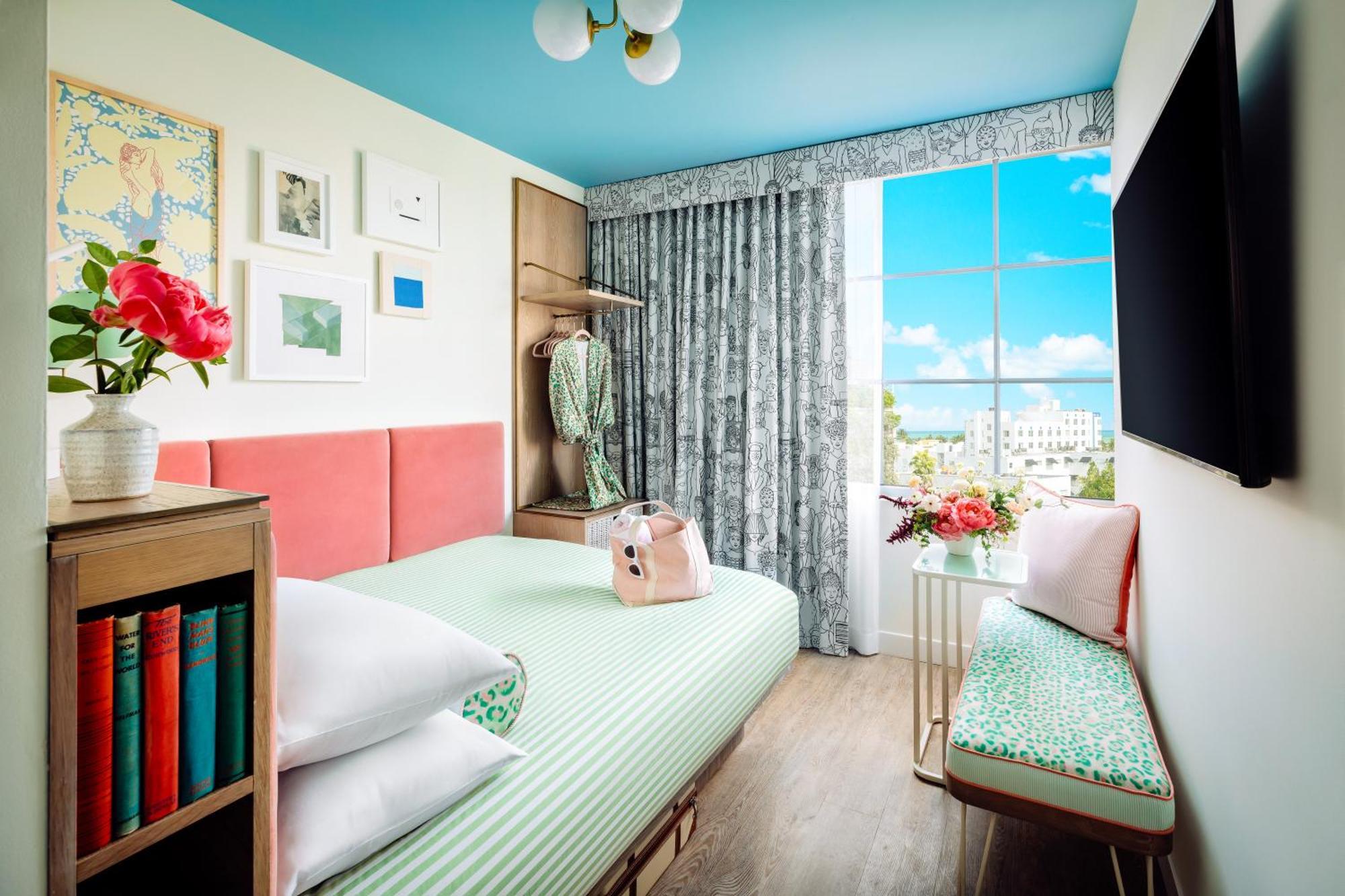 Standard Queen Room Ocean View