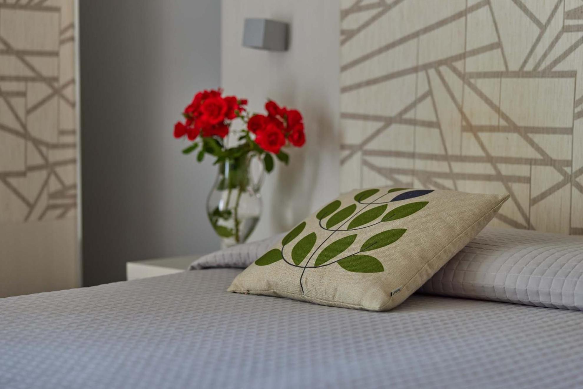 Superior Double Room with Balcony and Garden View,1618265983:JPEG