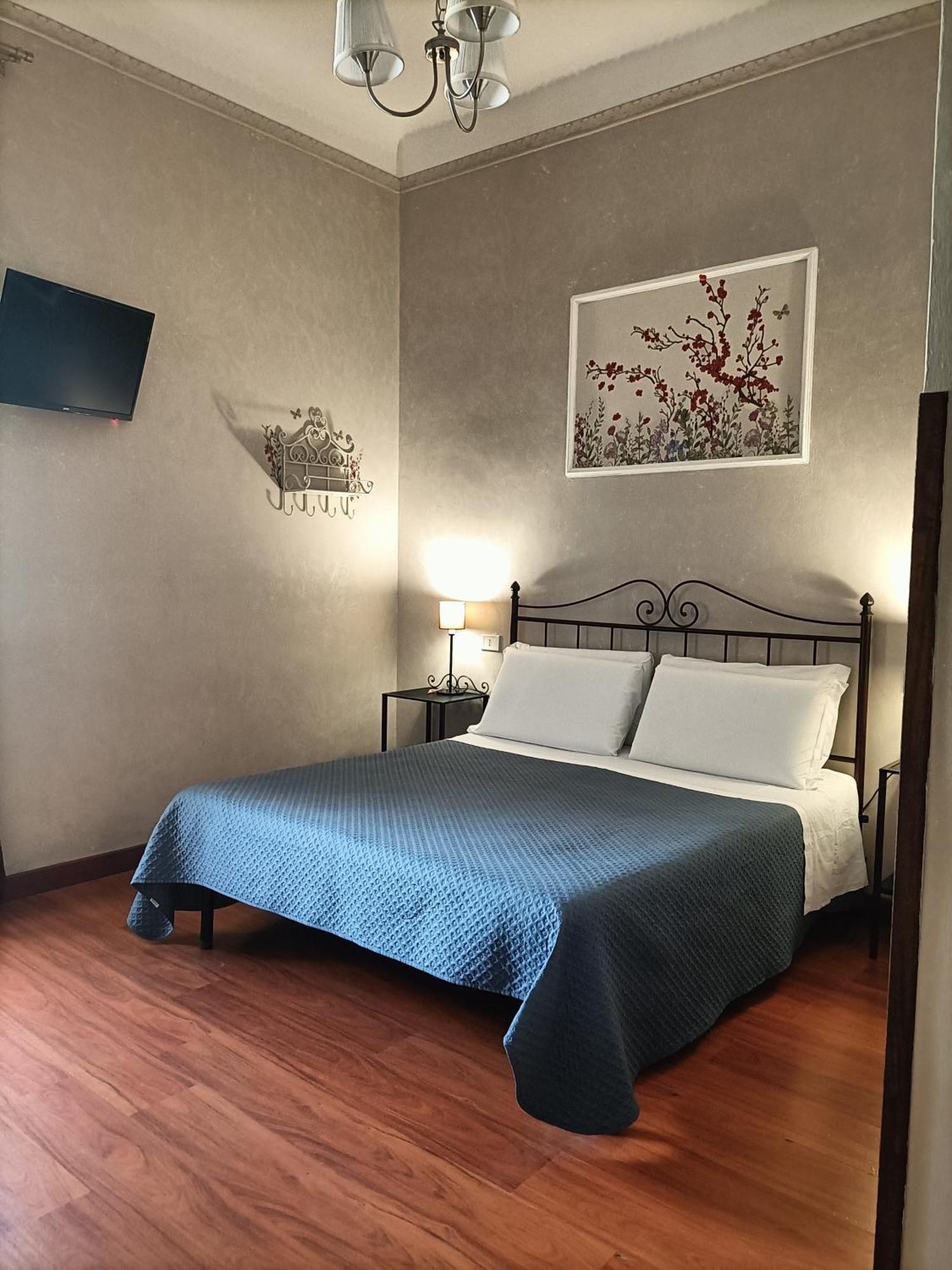 Double Room Private Bathroom