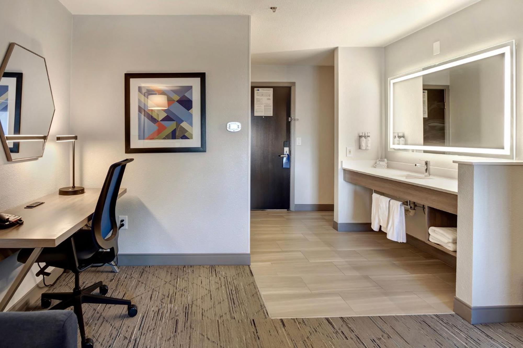 One-Bedroom Suite,1620210516:JPEG