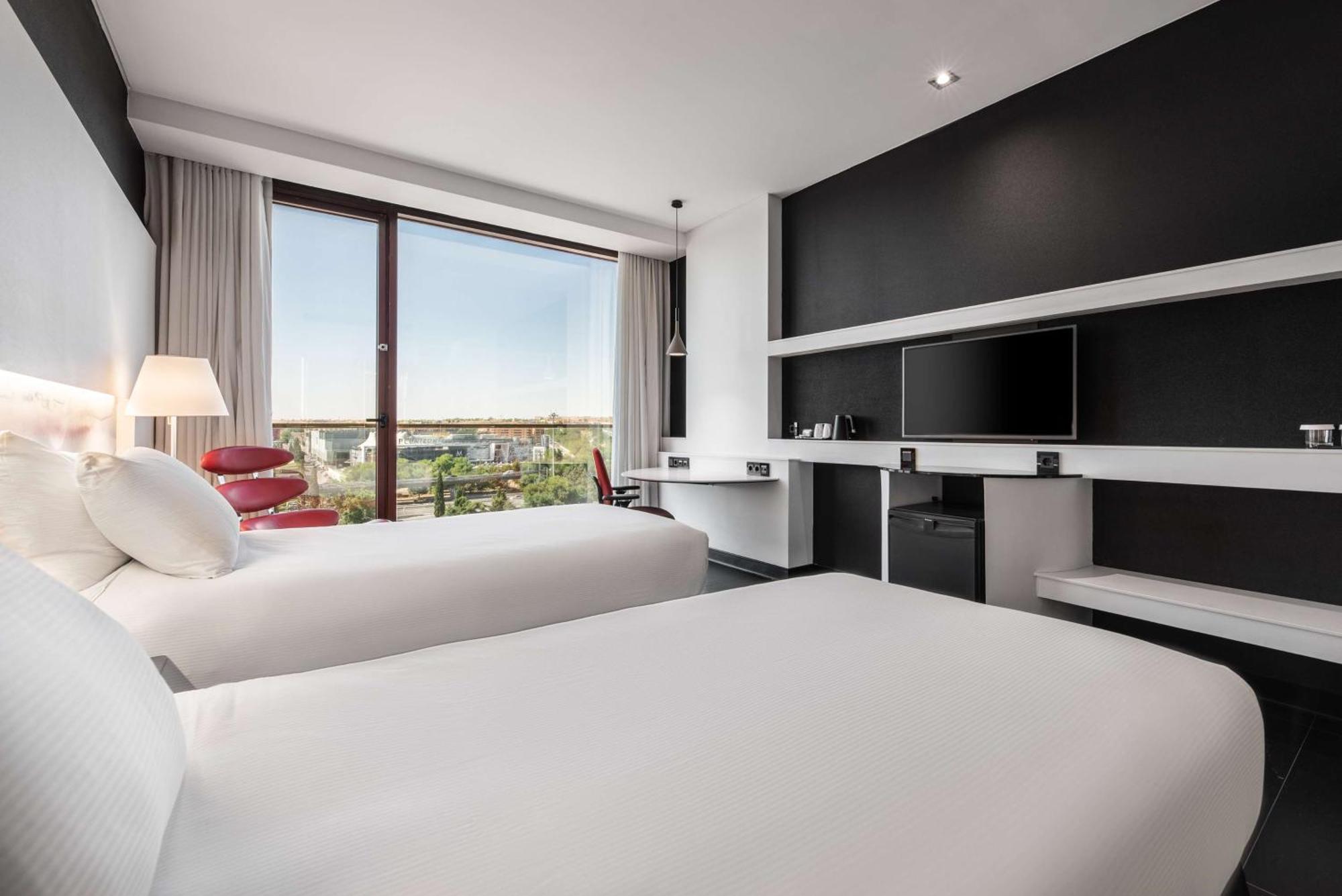 Twin Room Skyline View