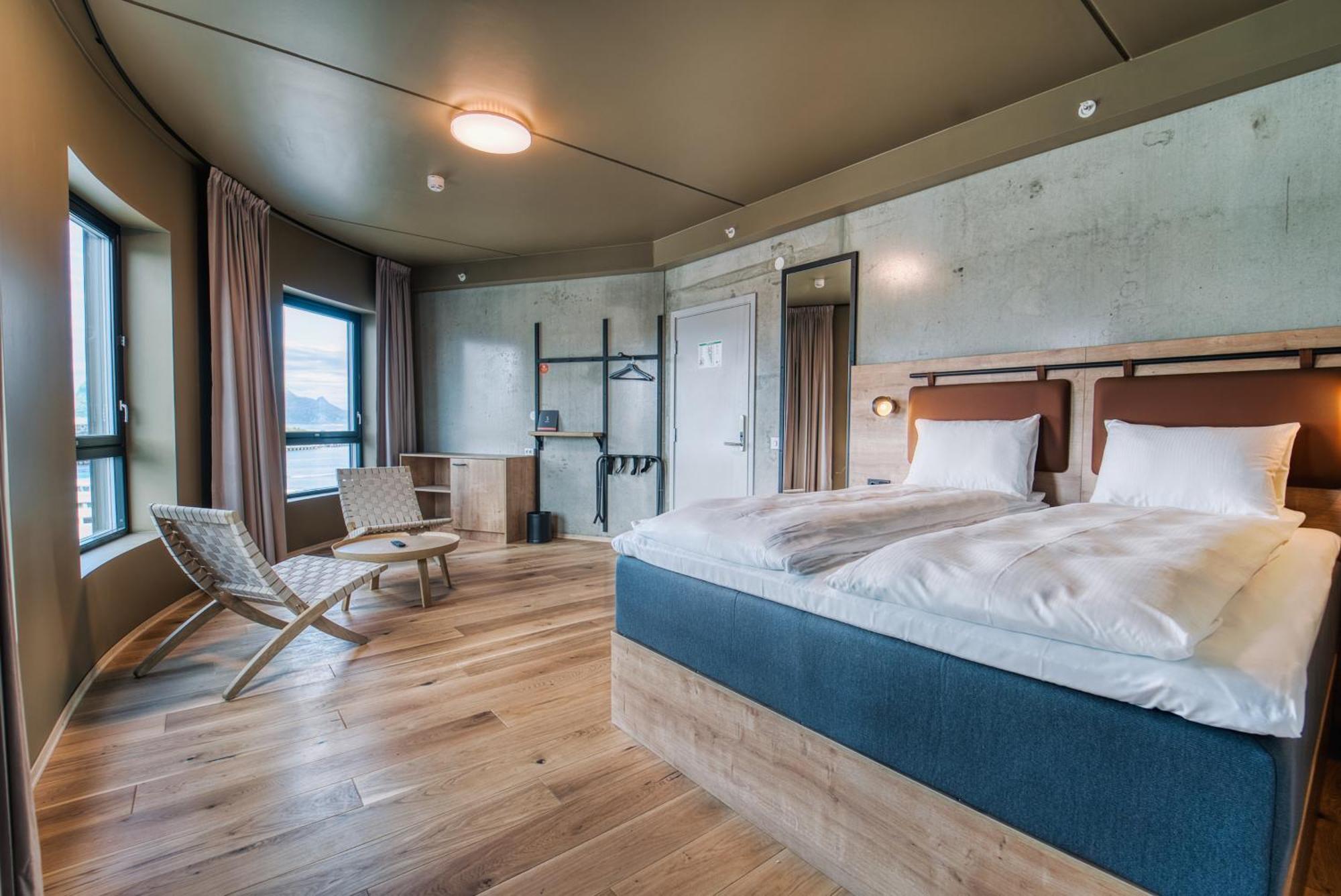 Superior King Room