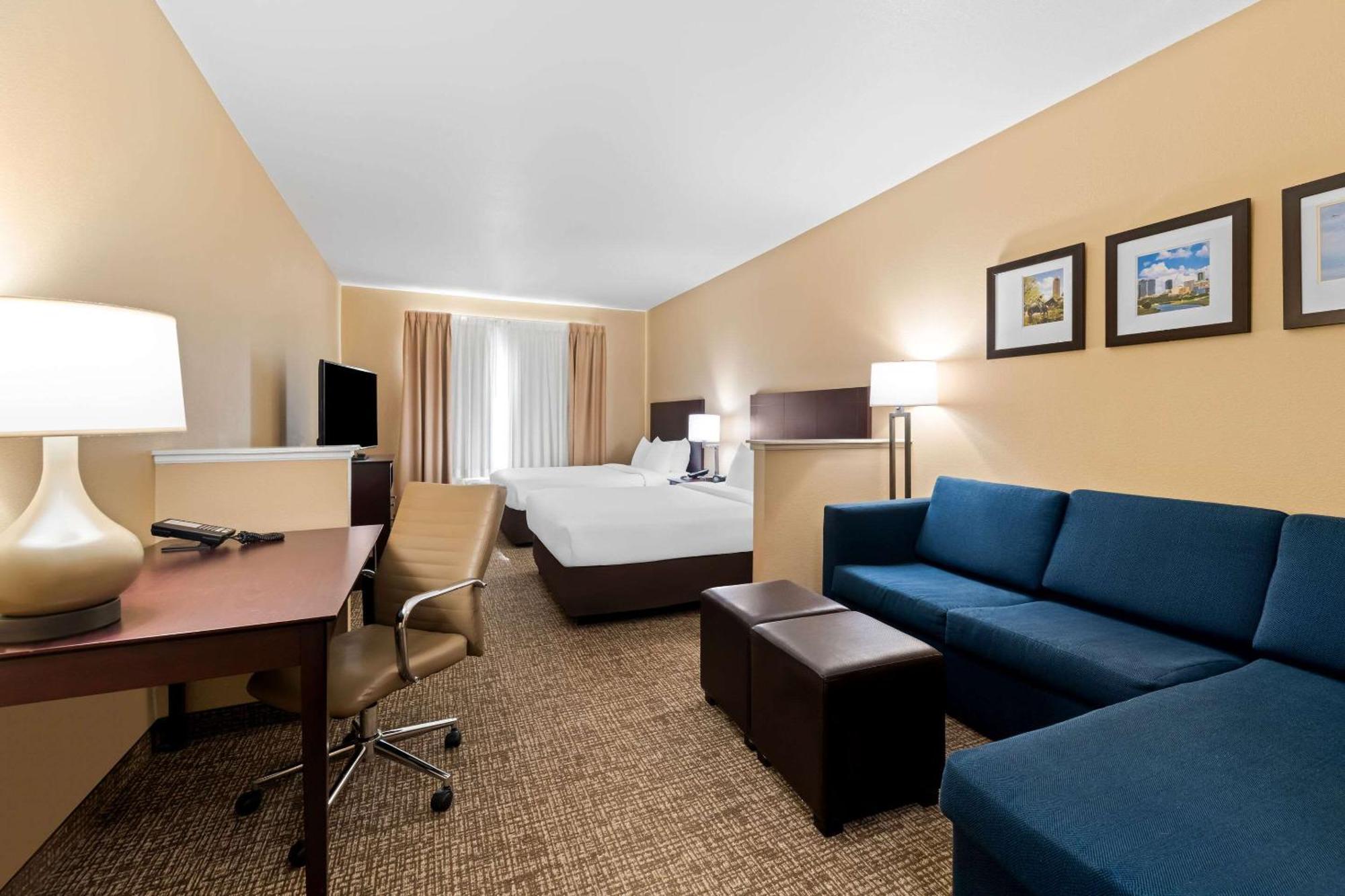Queen Suite with Two Queen Beds