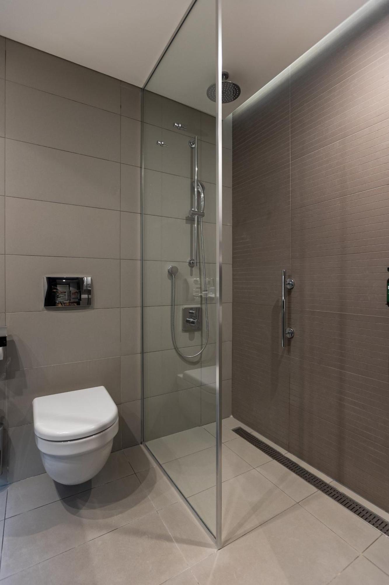 Standard King Room Lounge Access