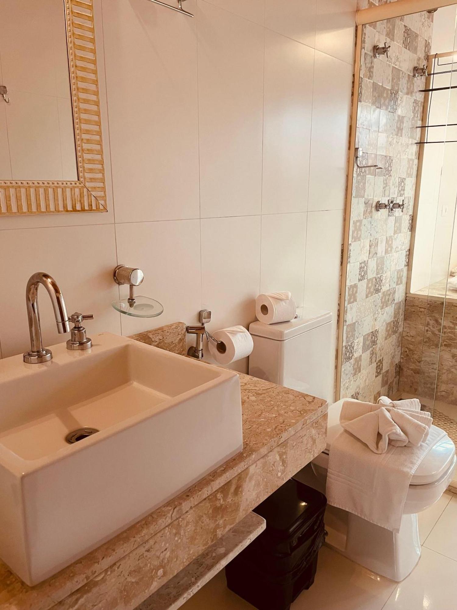 Quarto Triplo com Banheira