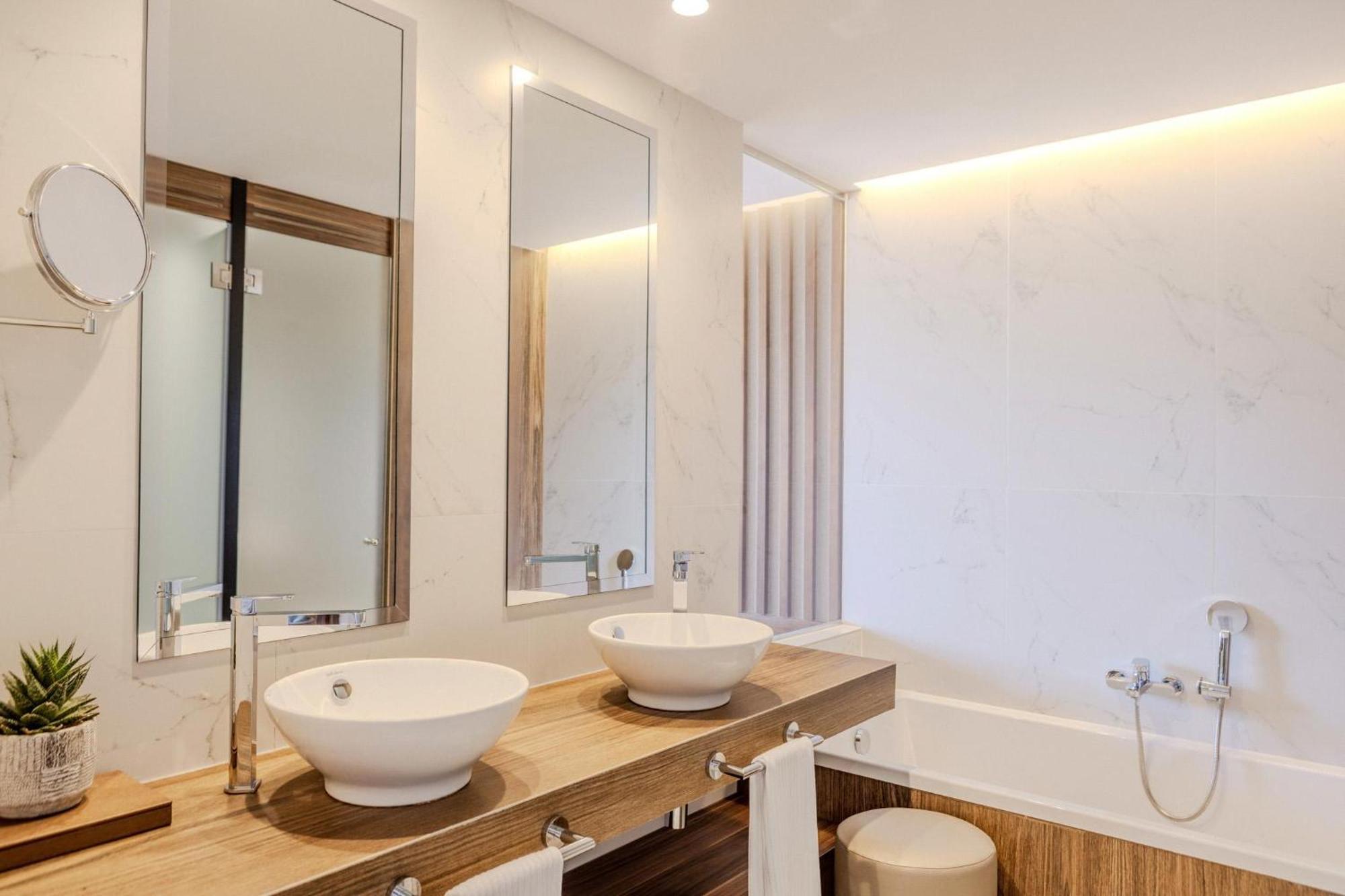 Junior Suite (2 Adults)