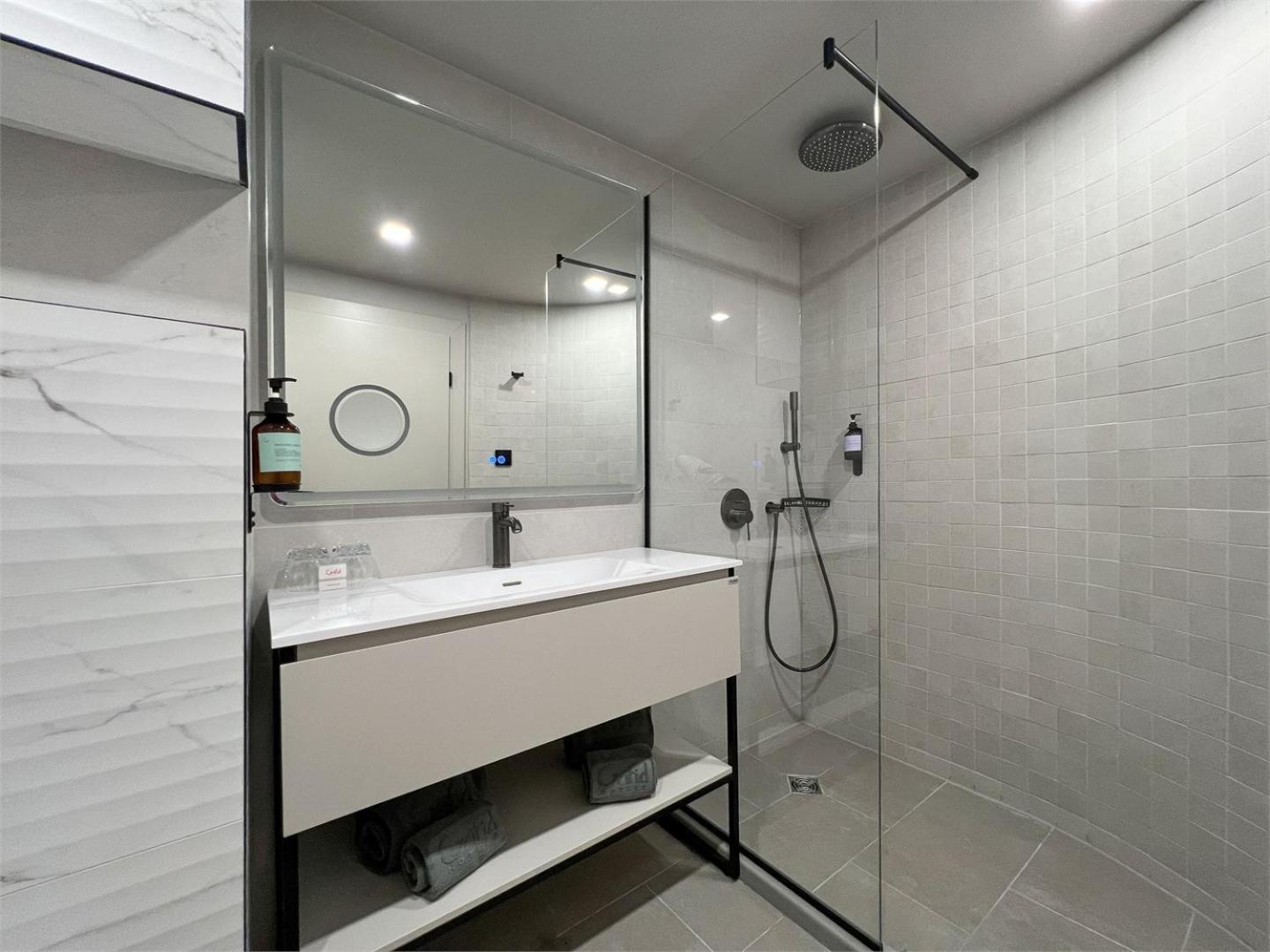 Double Standard Room unlimited access to Calma SPA Center