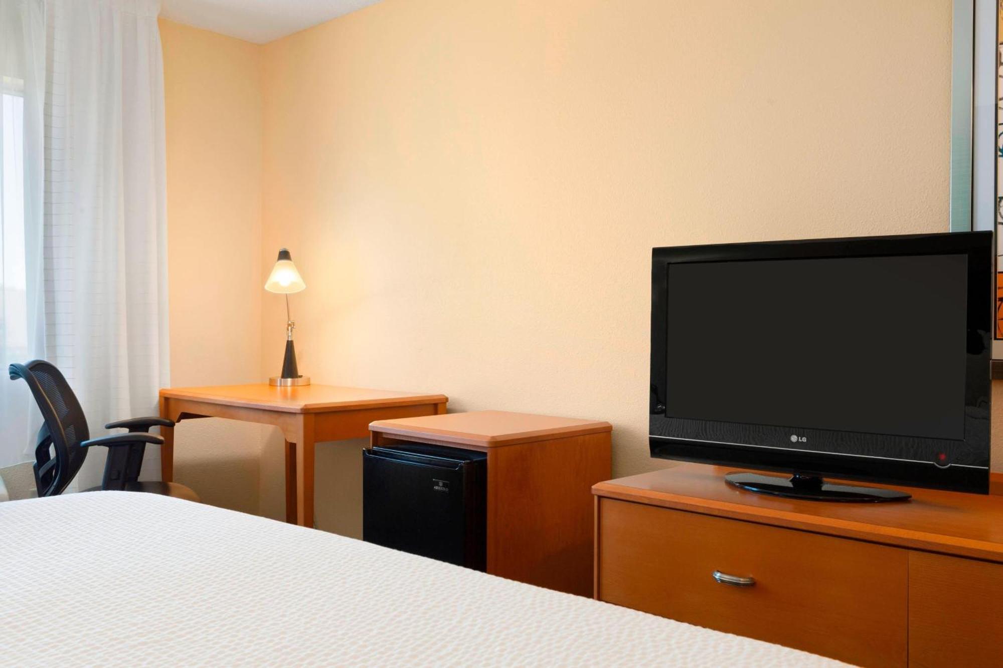 King Room with Roll-in Shower - Mobility and Hearing Accessible,1632233890:JPEG