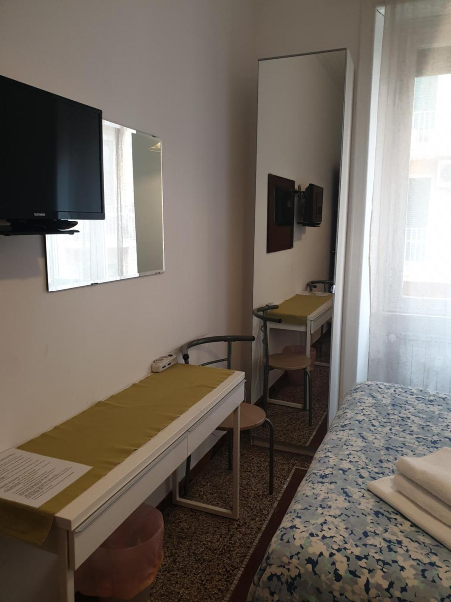 Single Room Bathroom