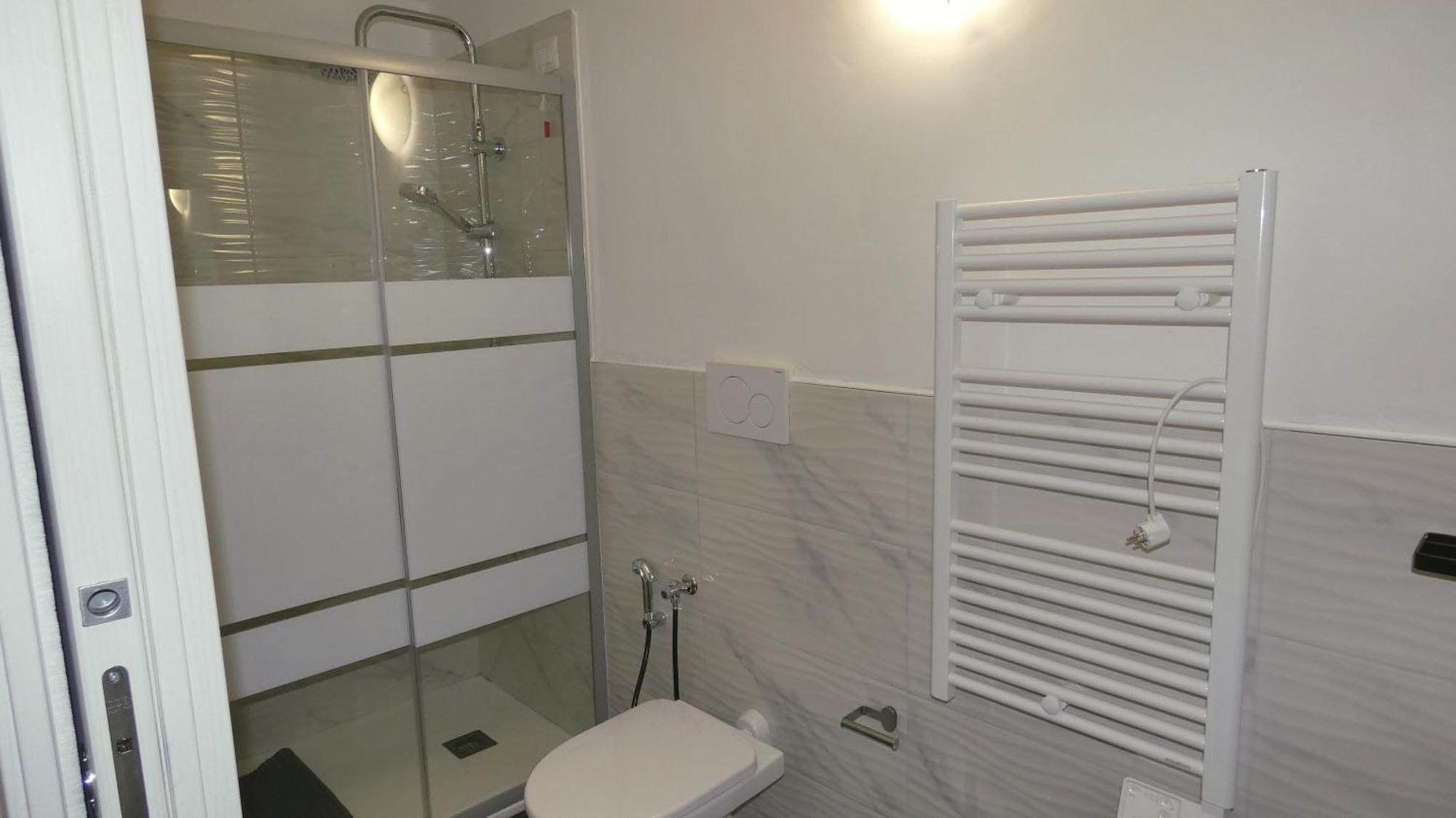 Double Room Private Bathroom
