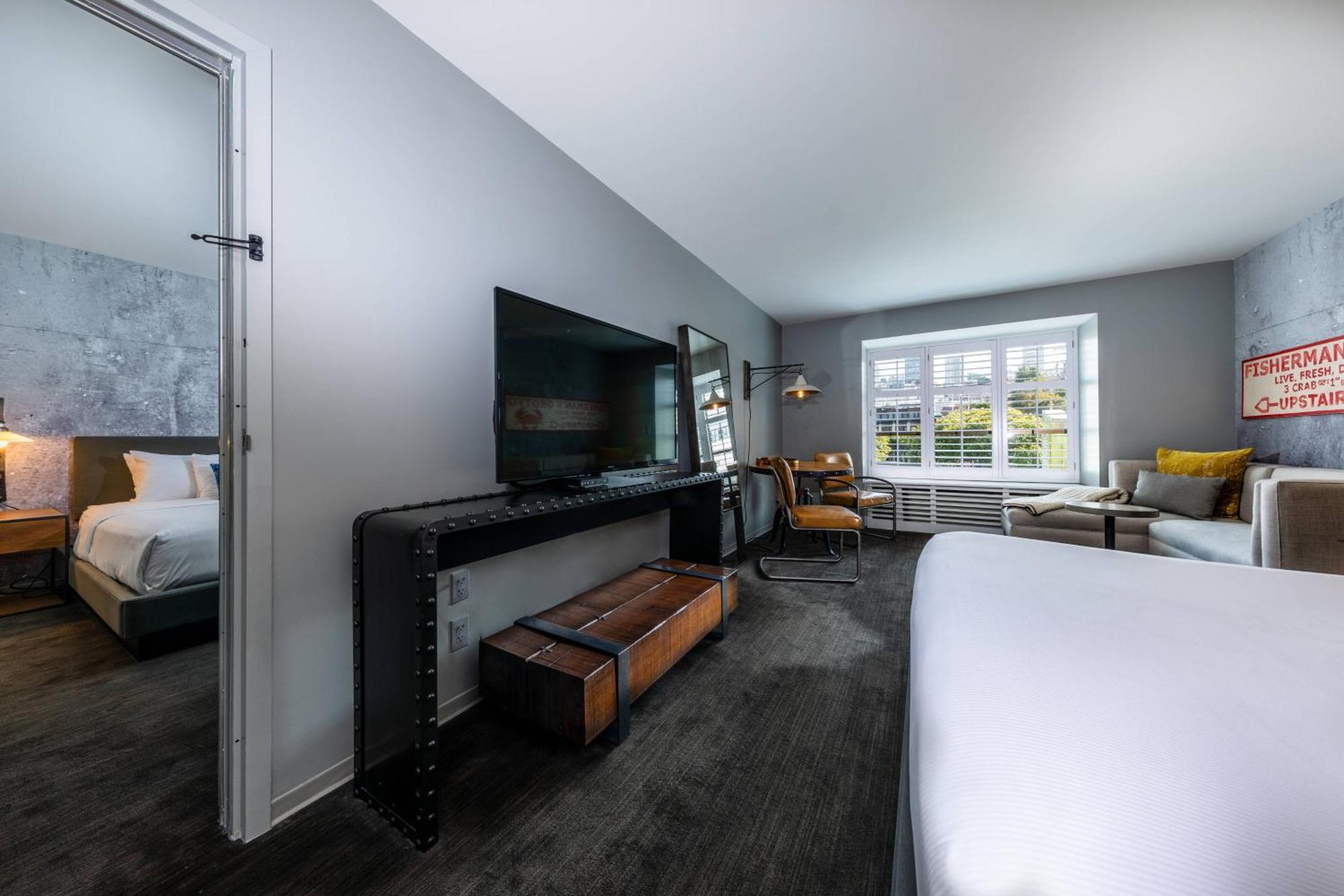 2 Connecting, Guest room, Urban view,1636741420:JPEG