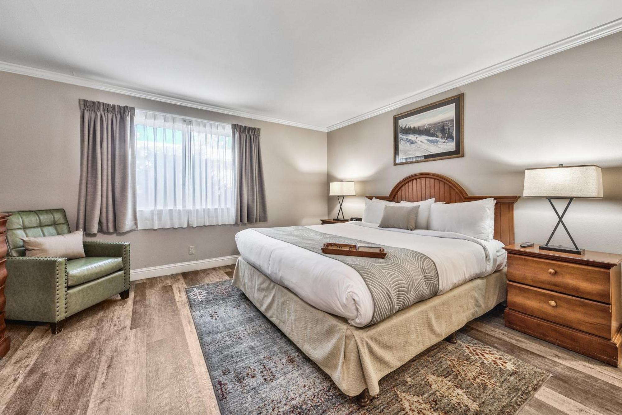 2 Bedroom Suite Pool Side