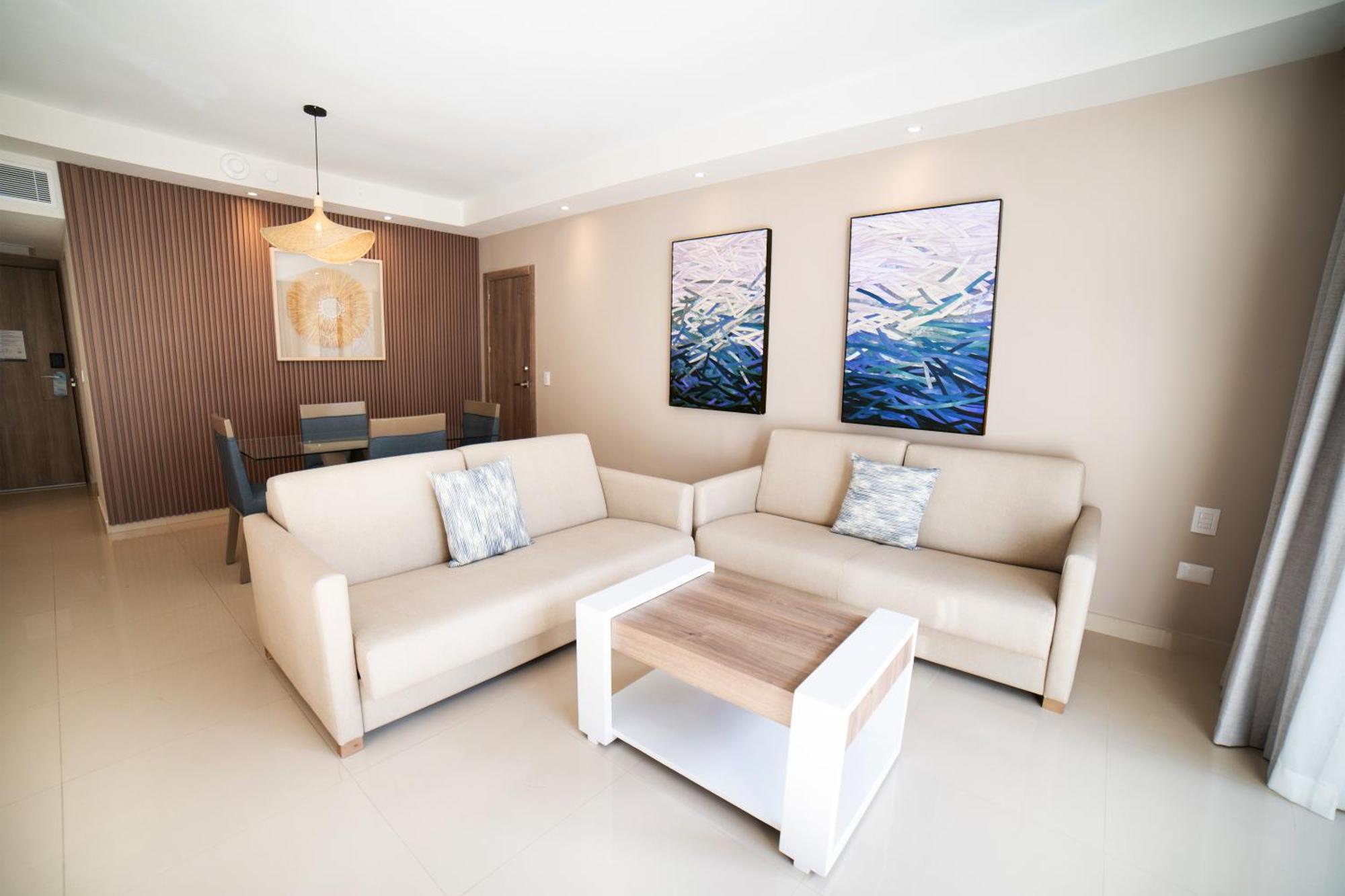 Luxury Presidential Jacuzzi One Bedroom Suite DC