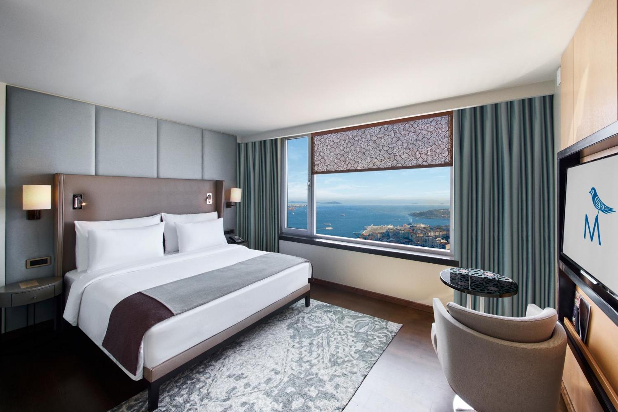 Corner Double Room Bosphorus View
