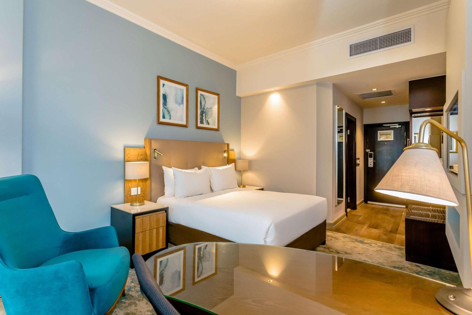 Standard Queen Room