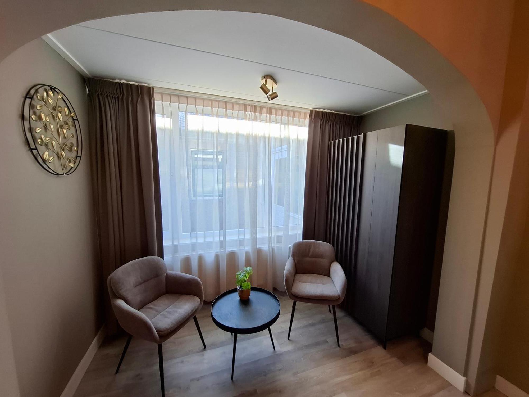 Small Double Room,1646329046:JPEG