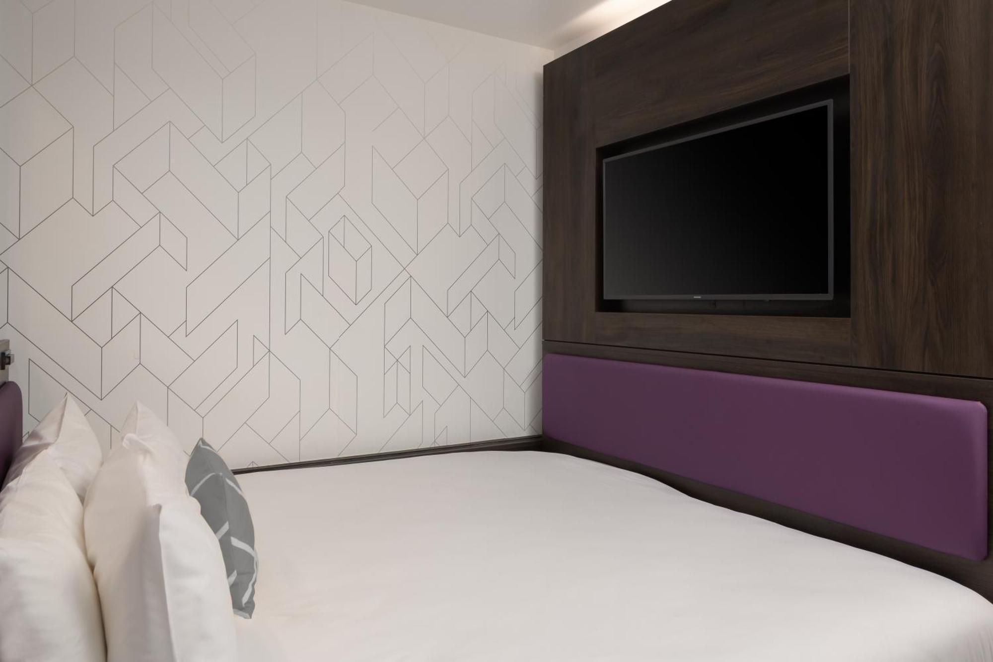 Quarto com Cama King-size sem Janela Eficiente