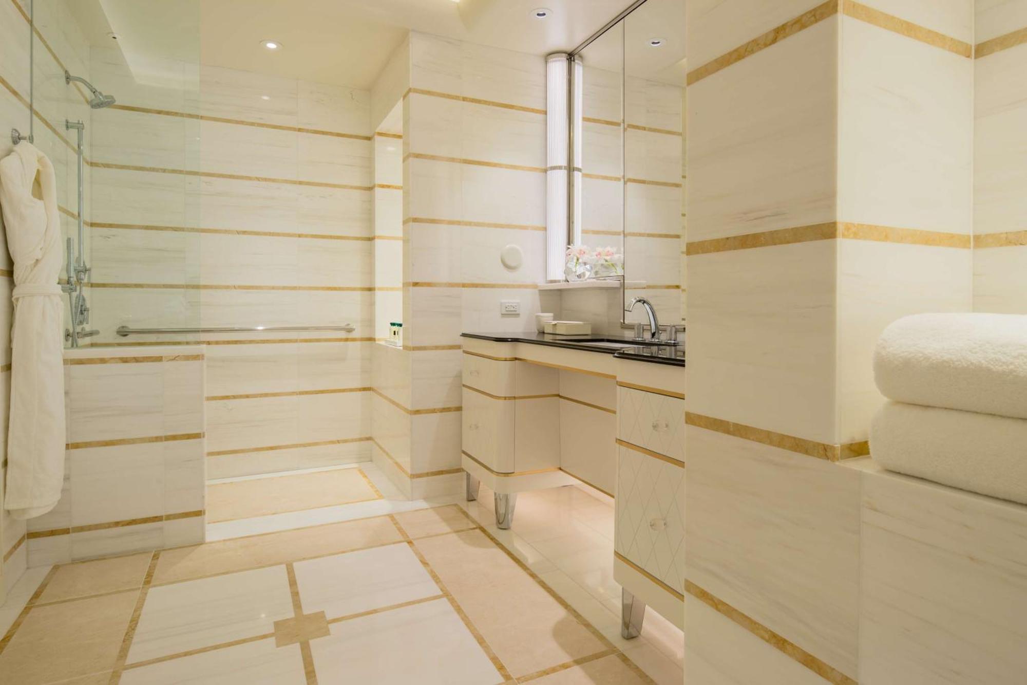 Deluxe King Room Roll Shower Mobility Accessible