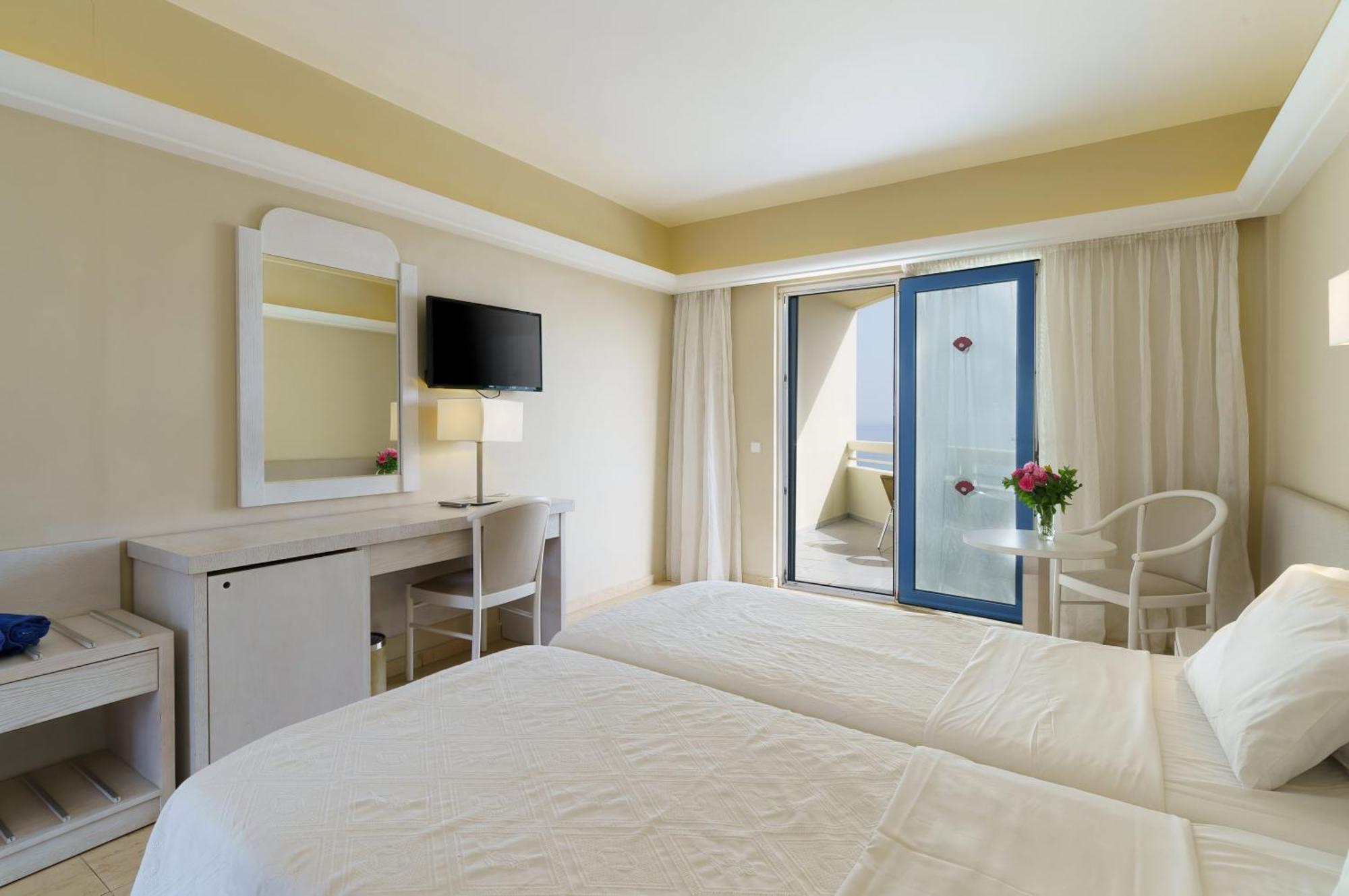 Double or Twin Room with Side Sea View