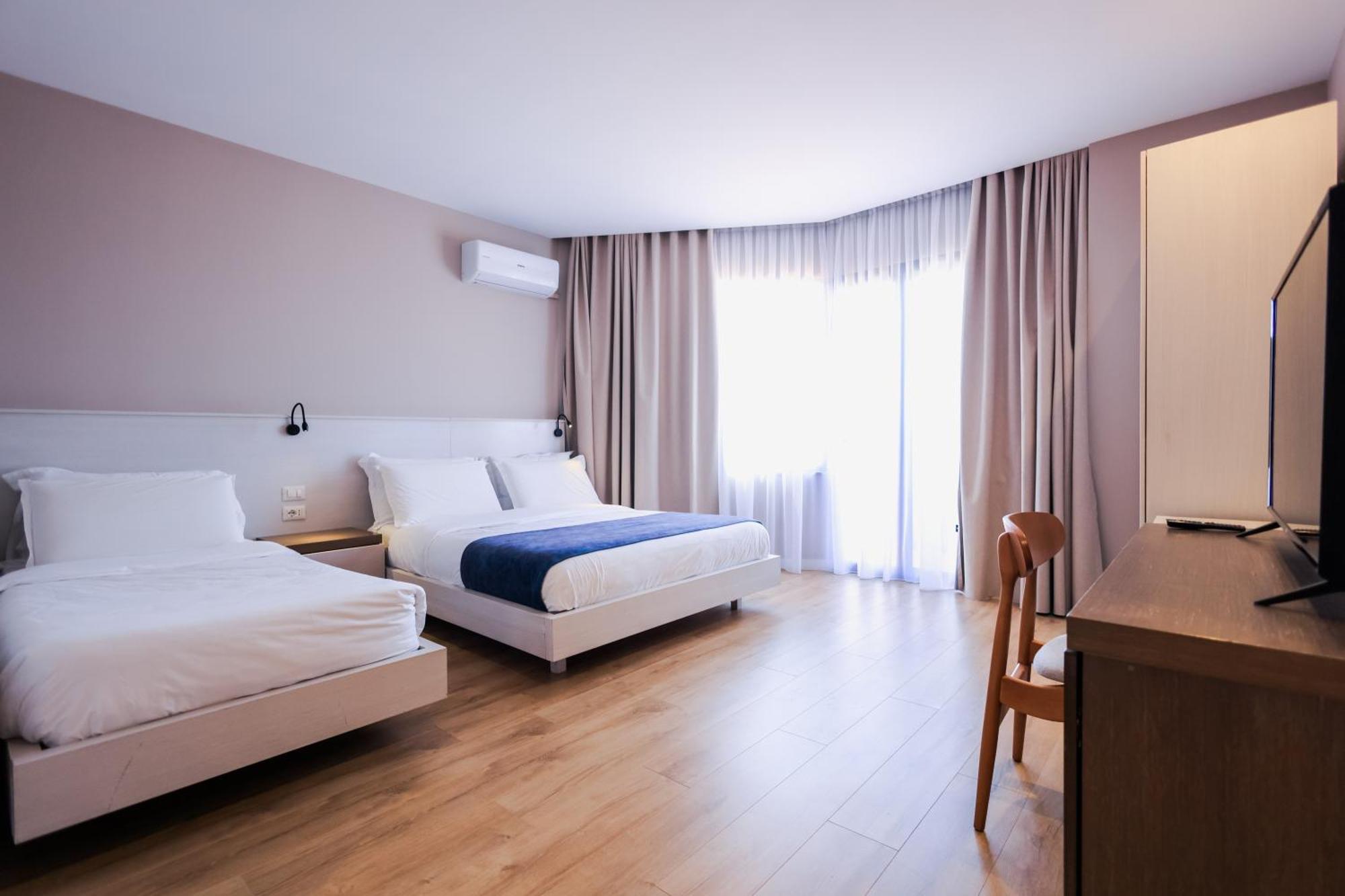 Superior Dreibettzimmer mit Balkon und Meerblick